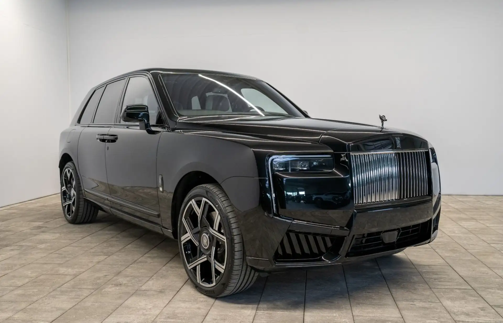 롤스로이스 Rolls-Royce Cullinan 2026 검정 사진 4