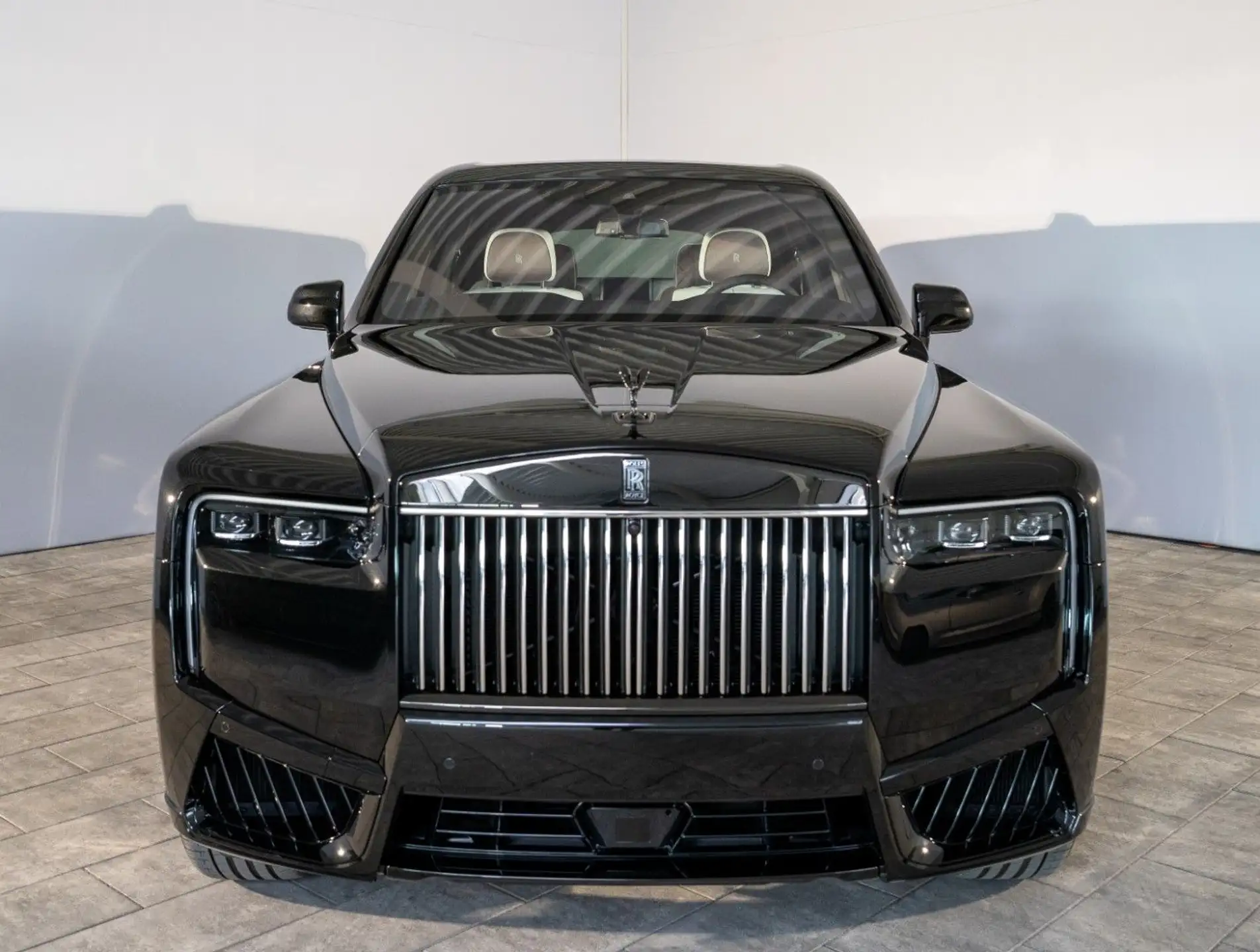 롤스로이스 Rolls-Royce Cullinan 2026 검정 사진 3