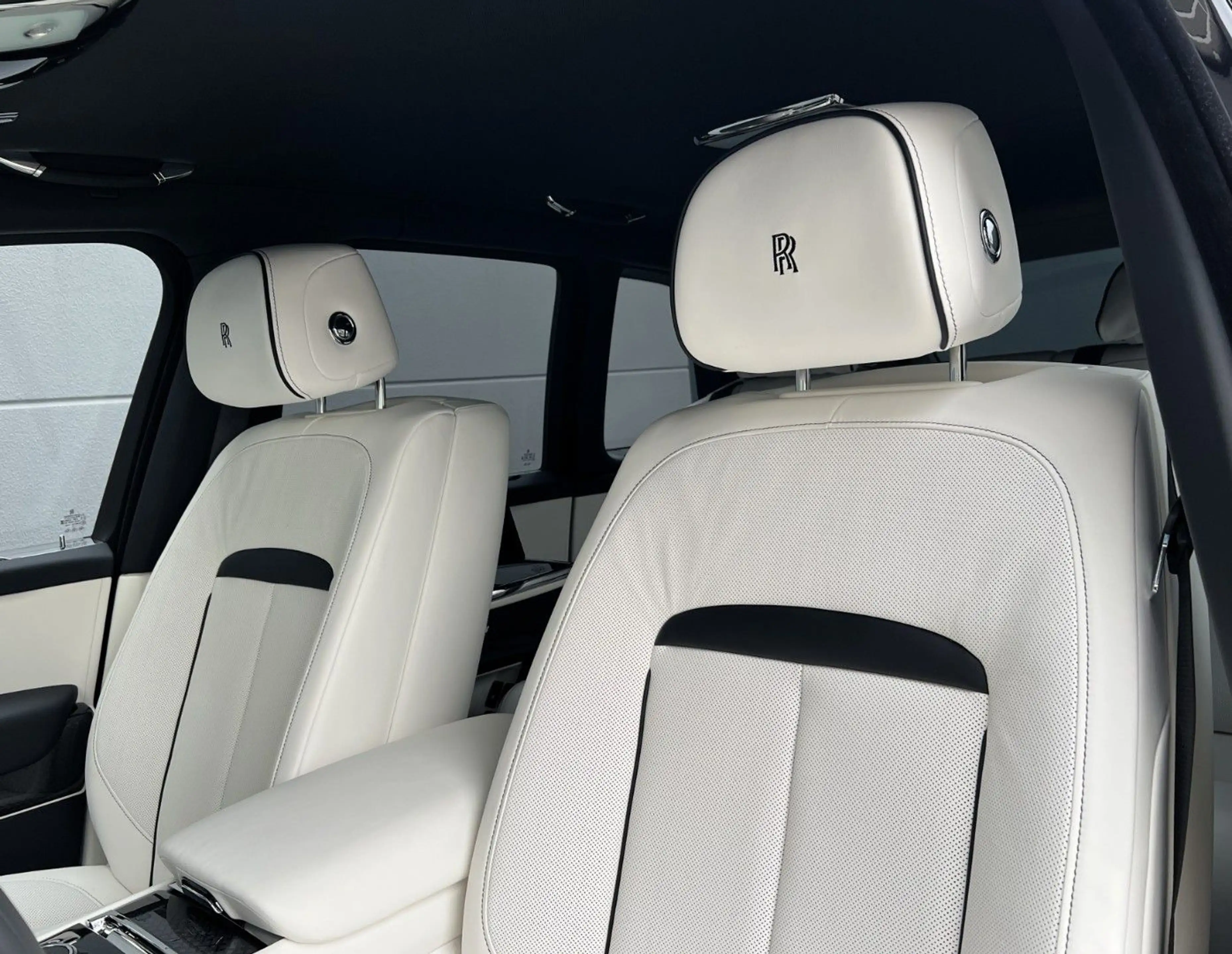 Rolls-Royce Cullinan II Black Badge 2026°Bespoke°Shoot. Star — photo 2