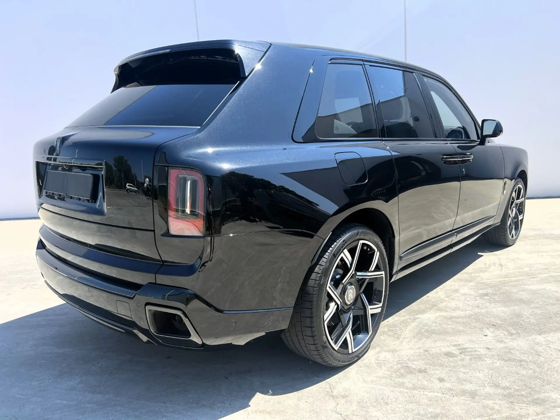롤스로이스 Rolls-Royce Cullinan 2026 검정 사진 2