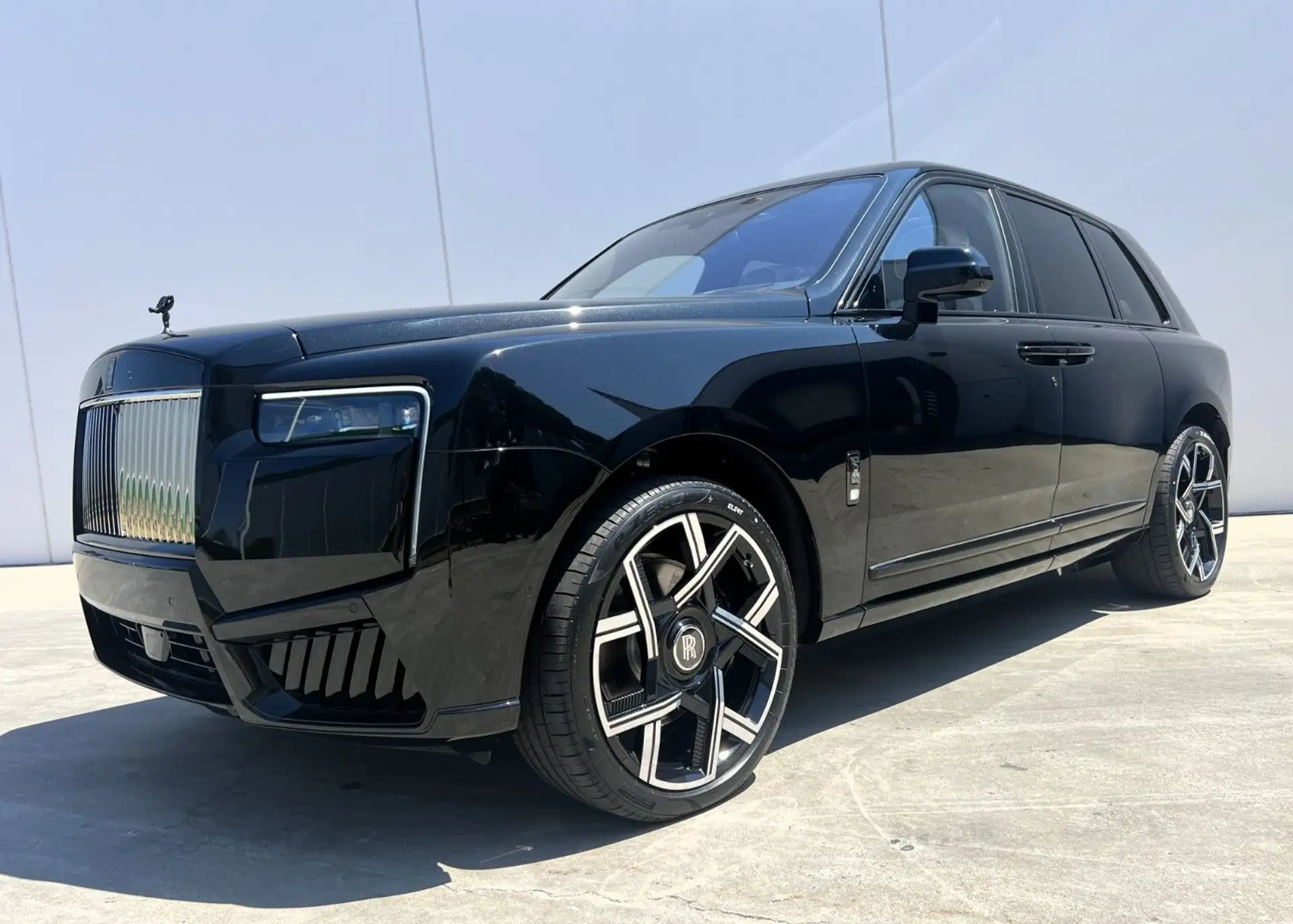 롤스로이스 Rolls-Royce Cullinan 2026 검정 사진 1