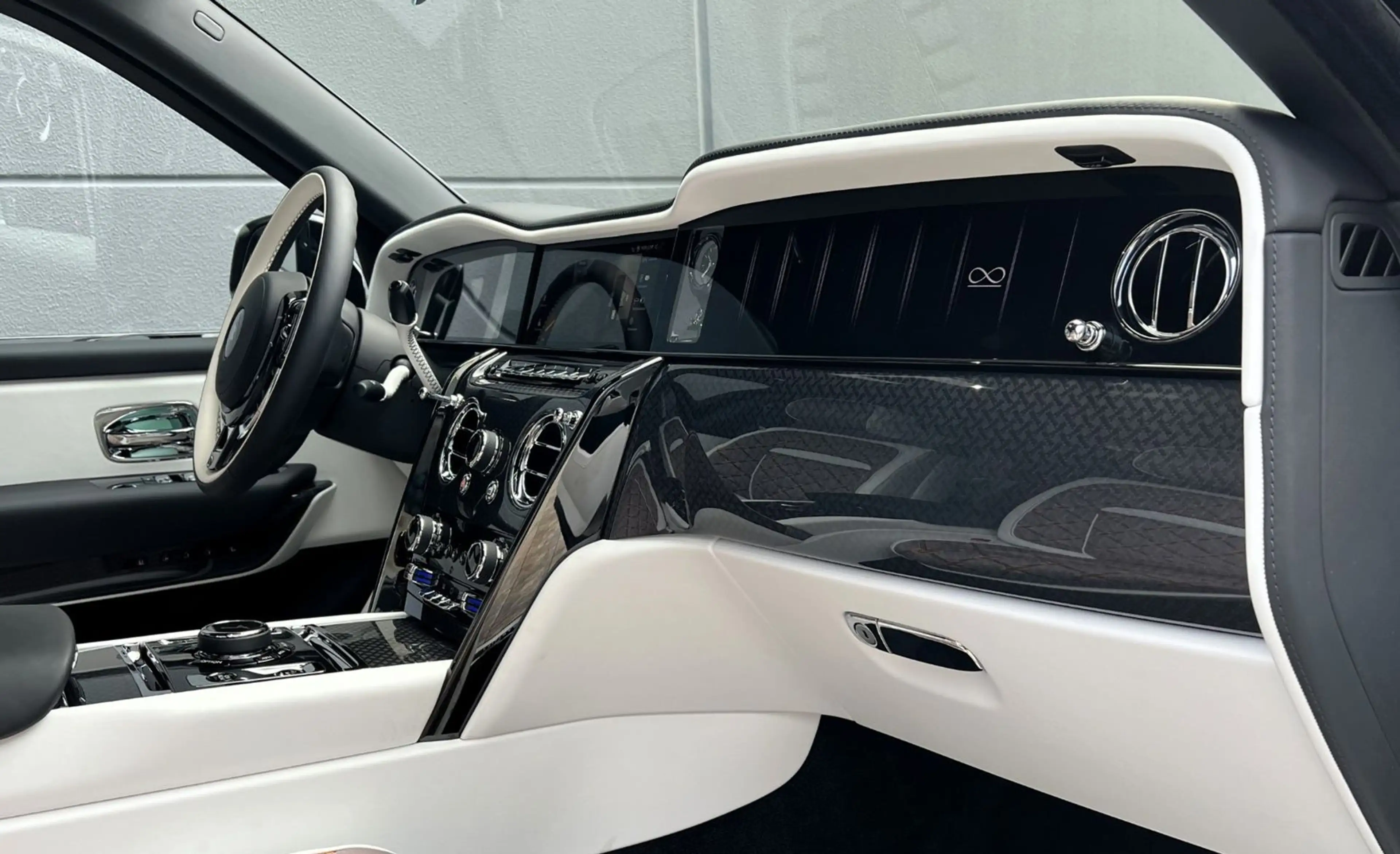 Rolls-Royce Cullinan II Black Badge 2026°Bespoke°Shoot. Star — photo 14