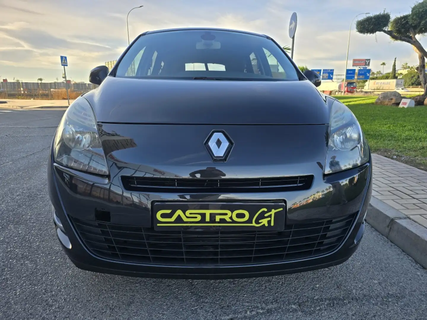 Renault Grand Scenic 1.5dCi Dynamique 5pl. Negro - 2