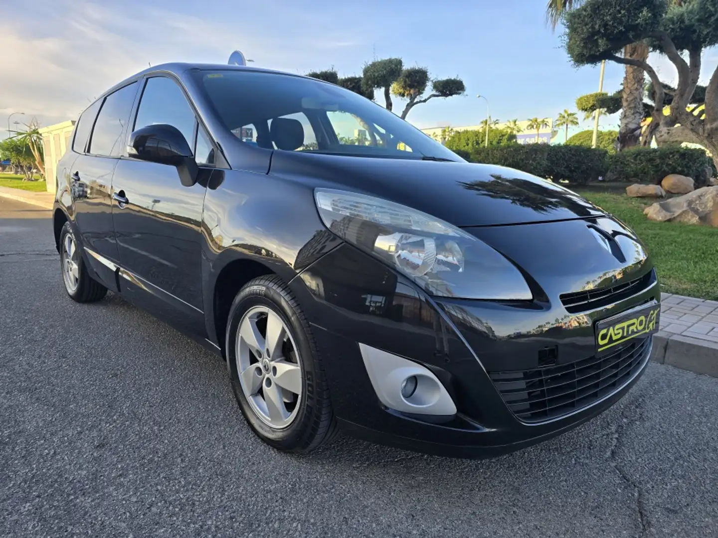 Renault Grand Scenic 1.5dCi Dynamique 5pl. Negro - 1