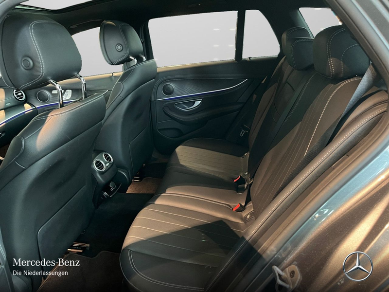 Mercedes-Benz E 400 d T 4M AVANTG+PANO+360+LED+FAHRASS+20"+9G — photo 12