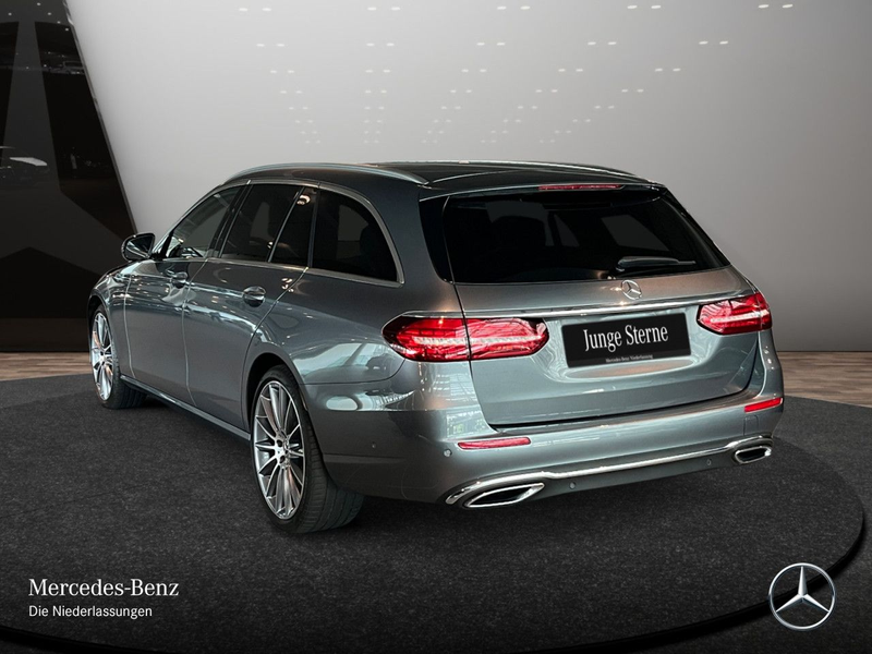 Mercedes-Benz E 400 d T 4M AVANTG+PANO+360+LED+FAHRASS+20"+9G — photo 10