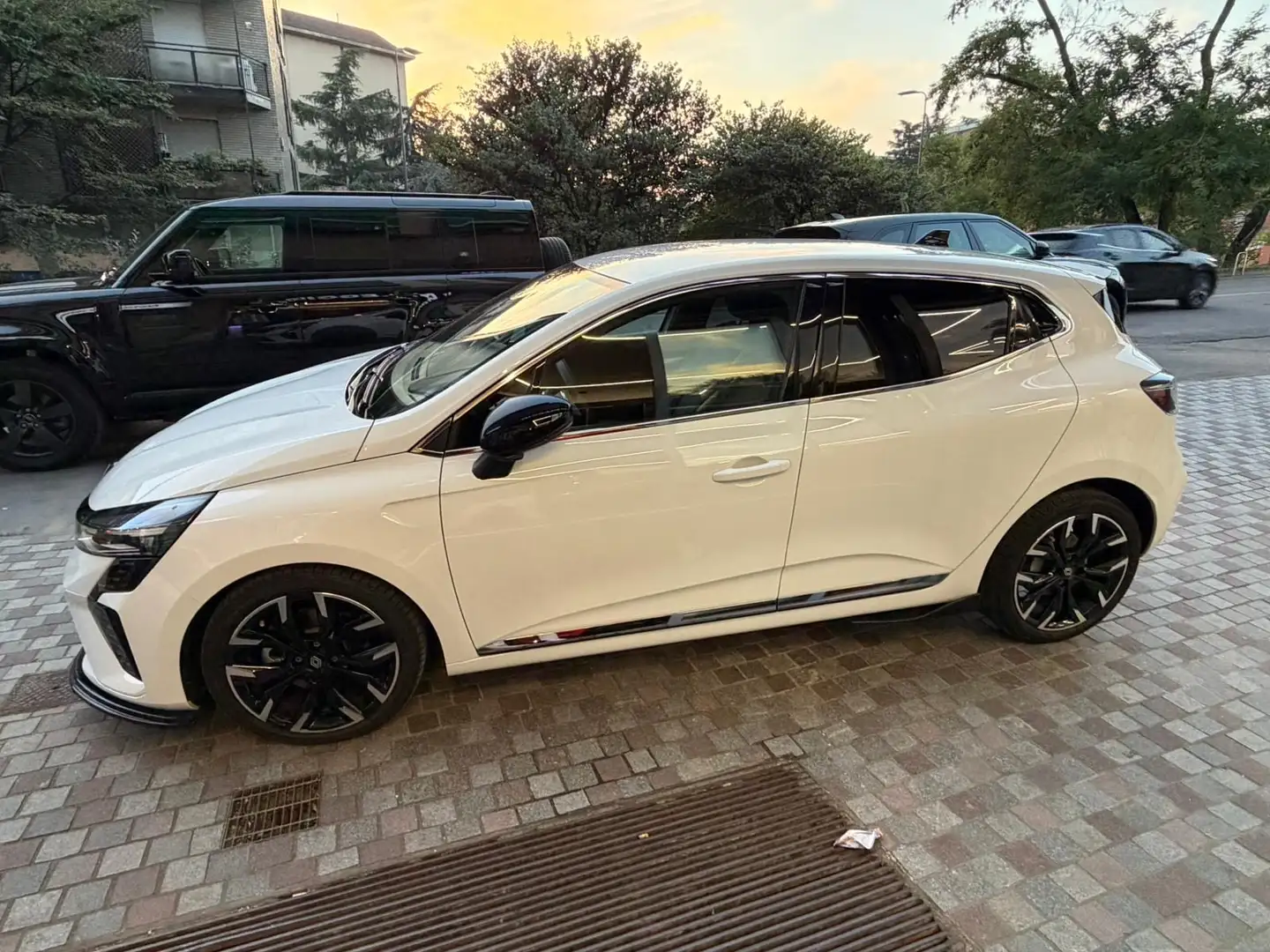 Renault Clio Per neopatenti 1.6 E-Tech Hybrid Techno 145 cv Weiß - 2