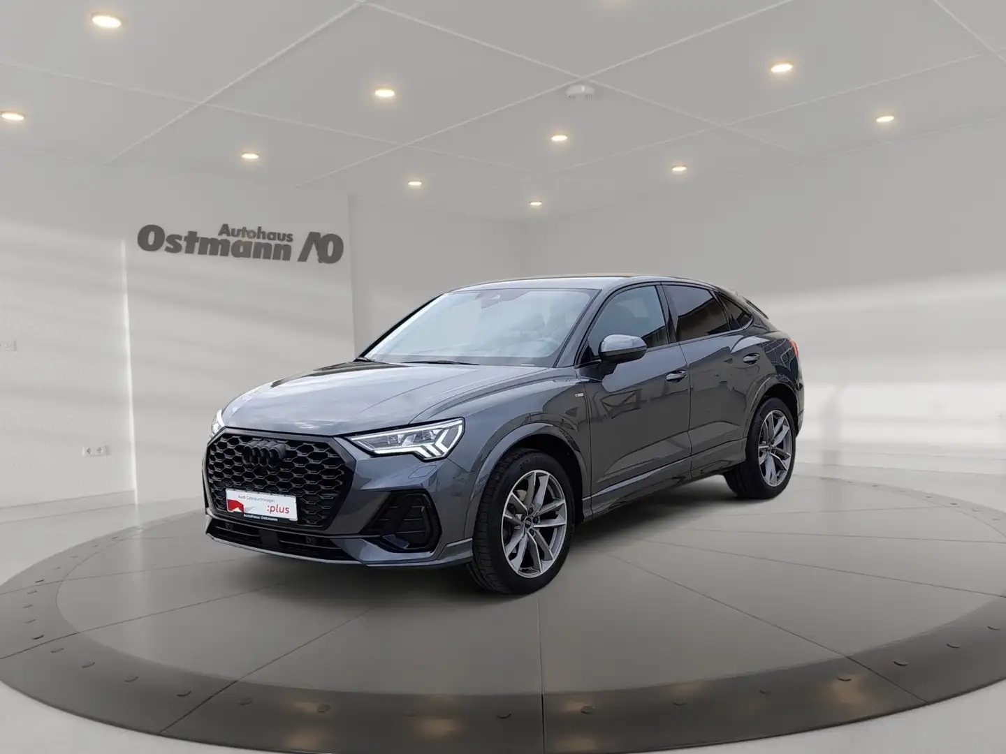 Audi Q3 Sportback 35 TFSI S-Line S-Line AHK Matrix 19'' Grijs - 2