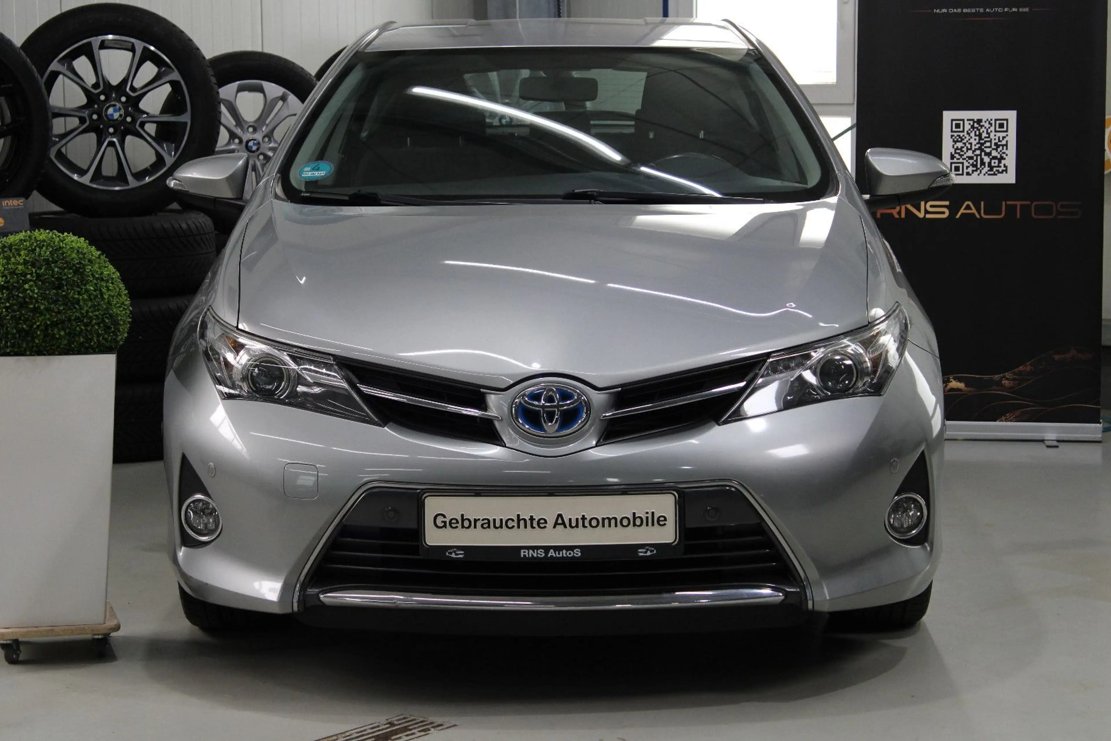 Toyota Auris Hybrid 1,8 CVT " Edition",Kamera,Automatik — photo 2