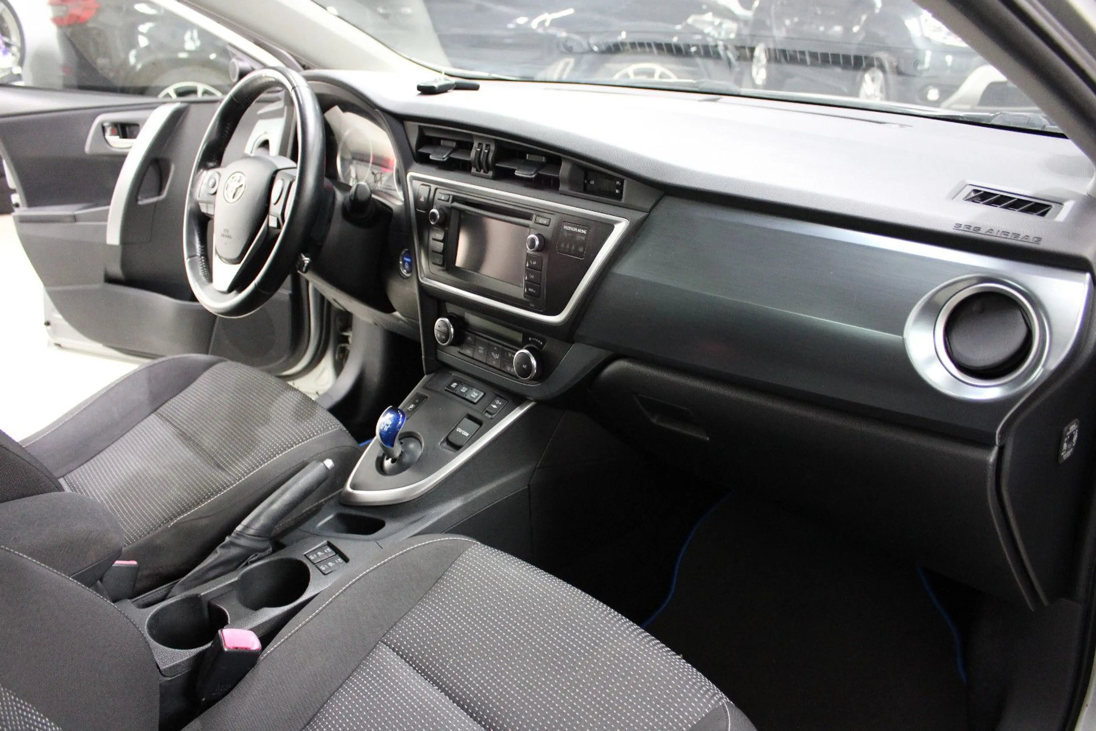Toyota Auris Hybrid 1,8 CVT " Edition",Kamera,Automatik — photo 6
