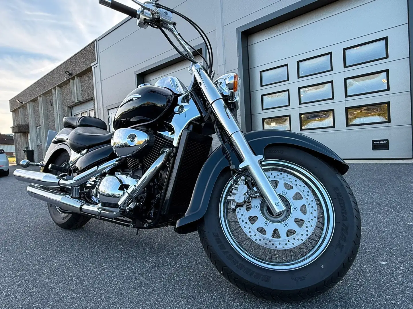 Suzuki VL 800 Schwarz - 2