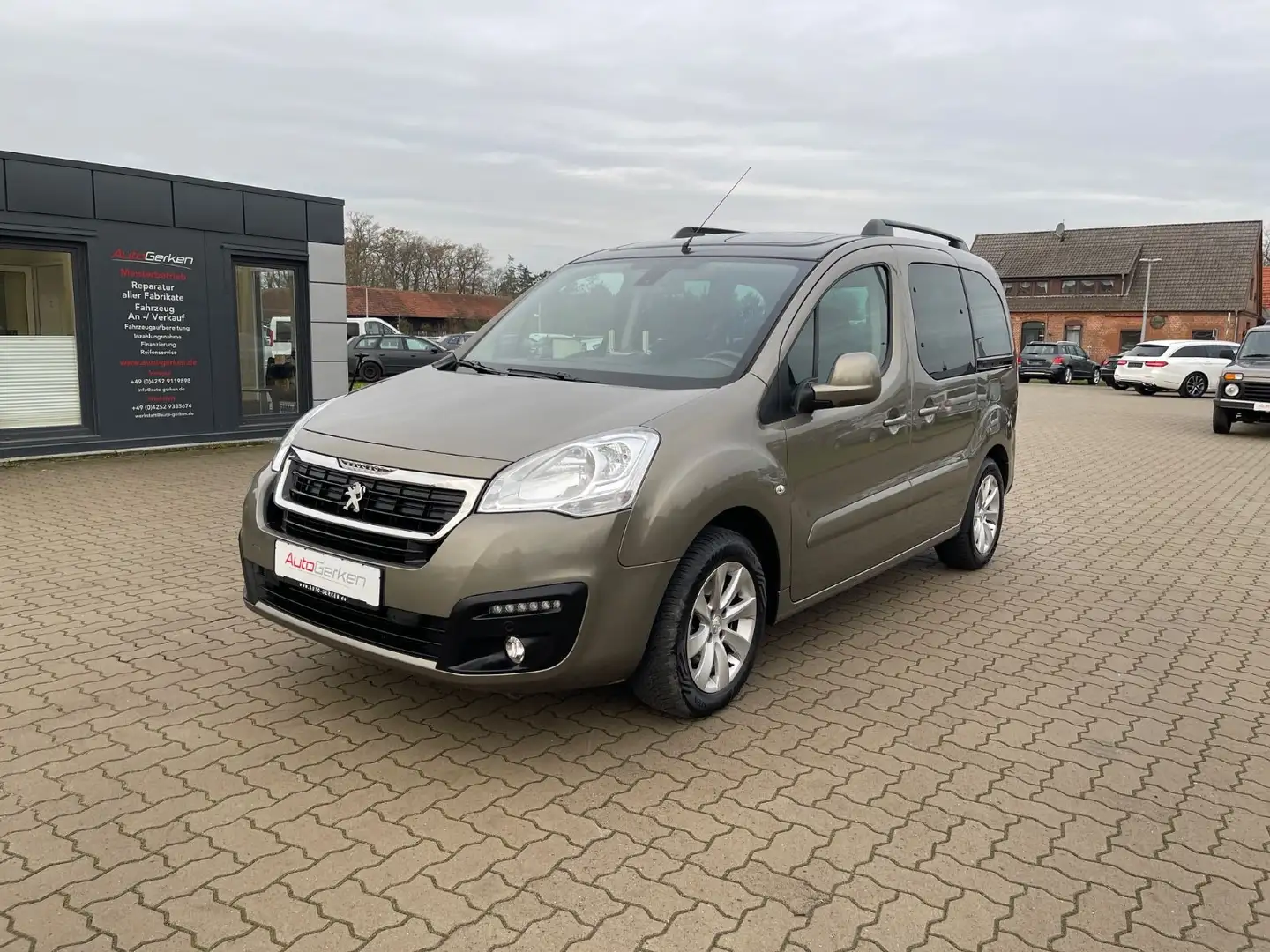 Peugeot Partner Tepee Allure 1.6 HDi Multifunktionsdach Braun - 1