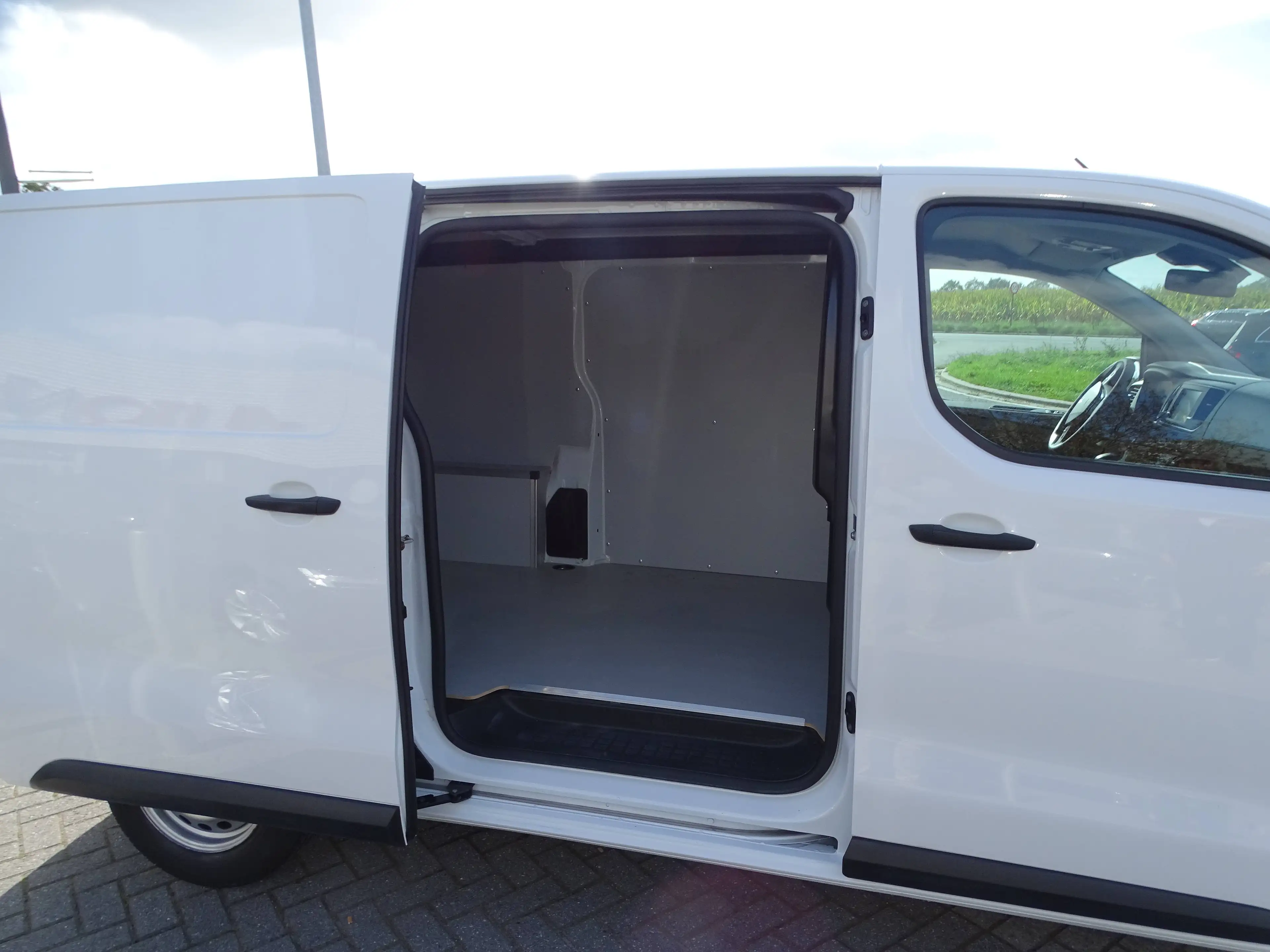Peugeot Expert 1.5 BlueHDi L2 Asphalt S * AIRCO * CR. CTR. * PDC * ... — photo 4