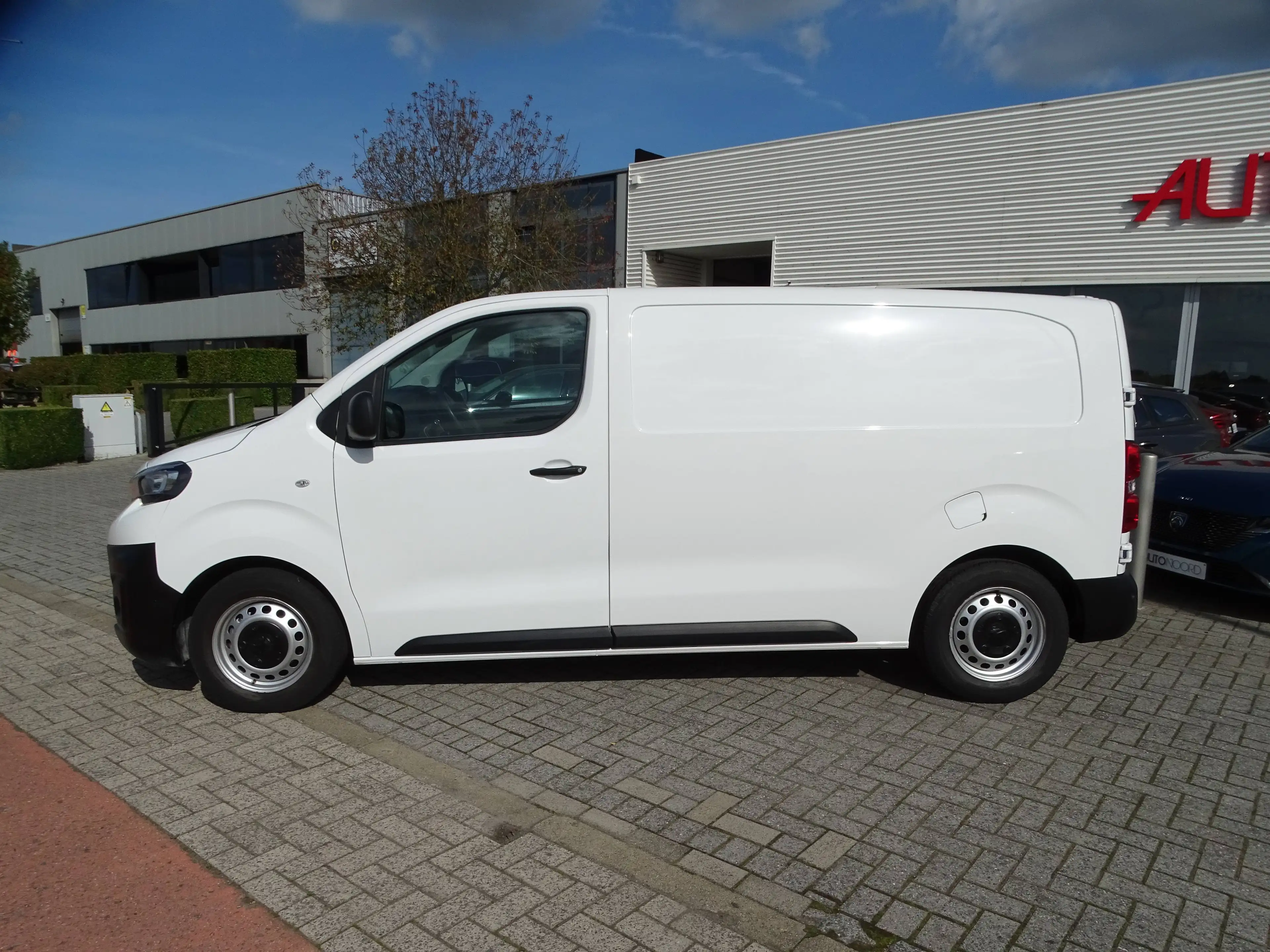 Peugeot Expert 1.5 BlueHDi L2 Asphalt S * AIRCO * CR. CTR. * PDC * ... — photo 6