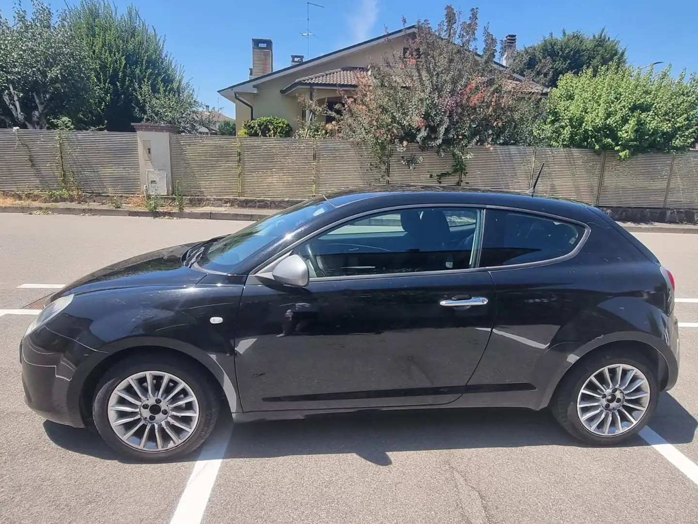 Alfa Romeo MiTo MiTo 1.4 tb Distinctive Gpl 120cv E6 Nero - 1