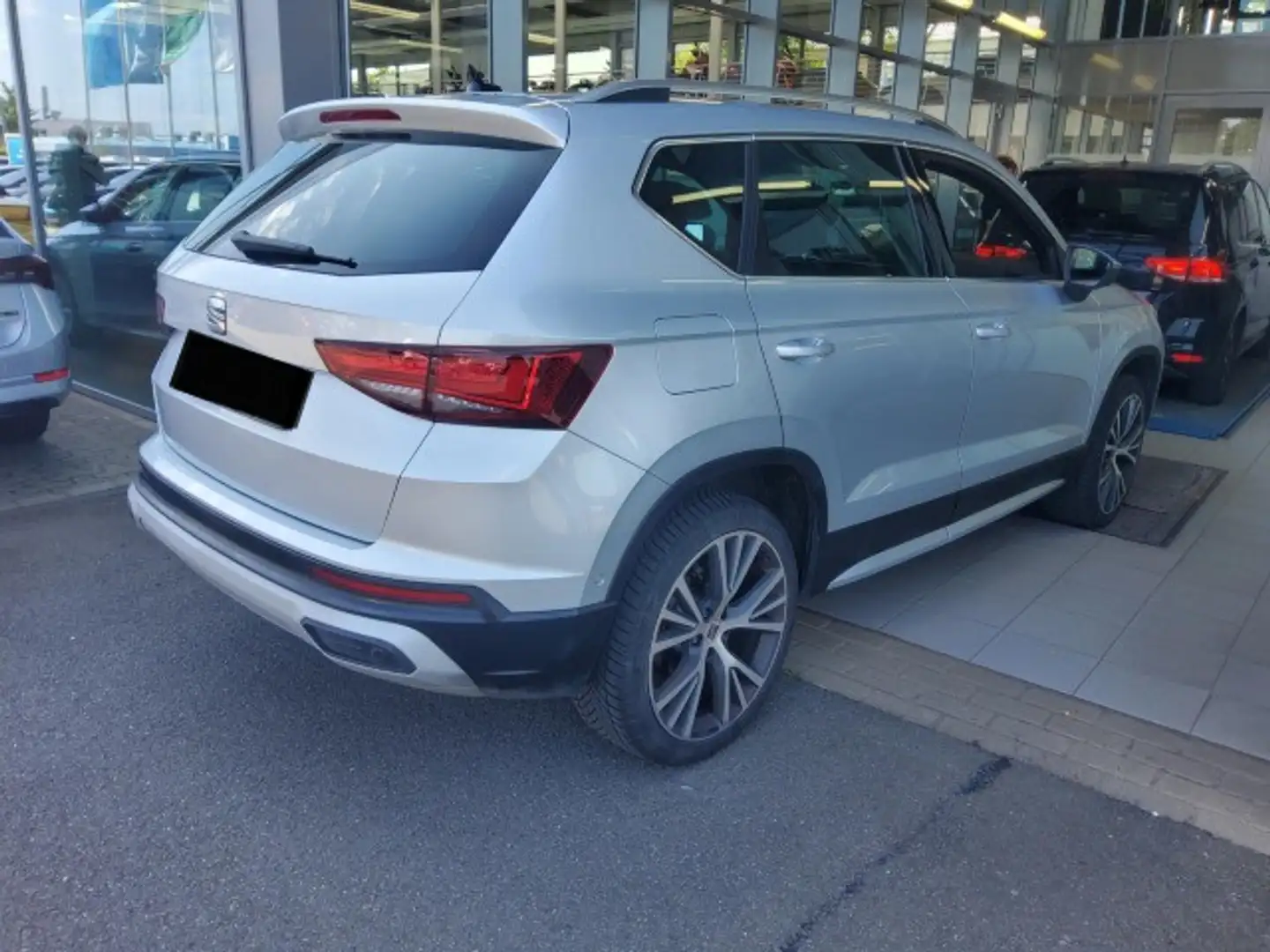 SEAT Ateca 2.0 TDI DSG Xperience Standhzg/AHK Silber - 2