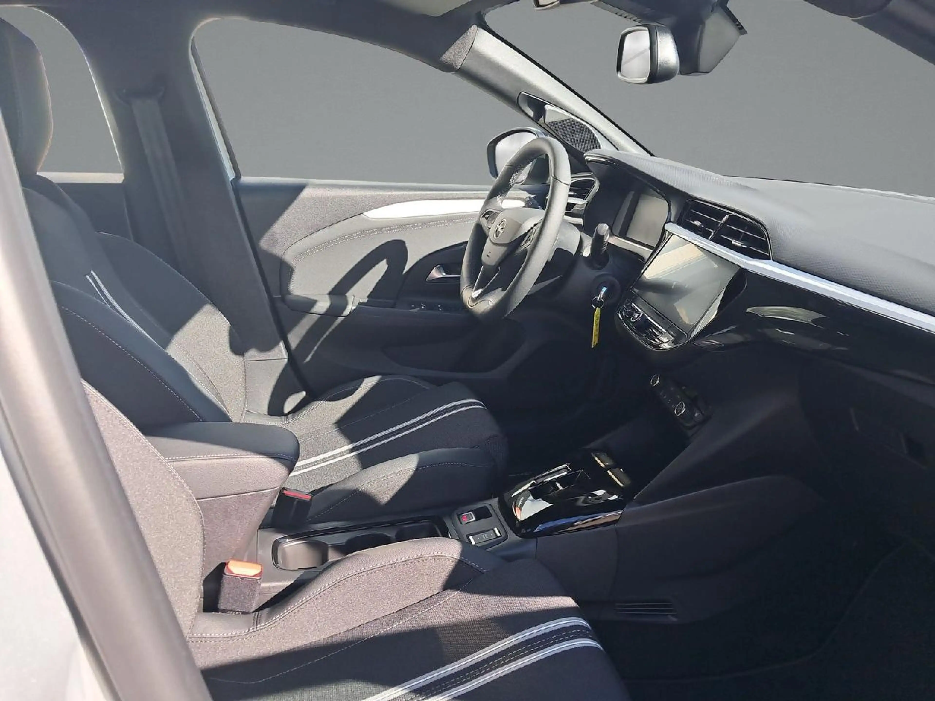 Opel Corsa Corsa F GS Hybrid Automatik — photo 13