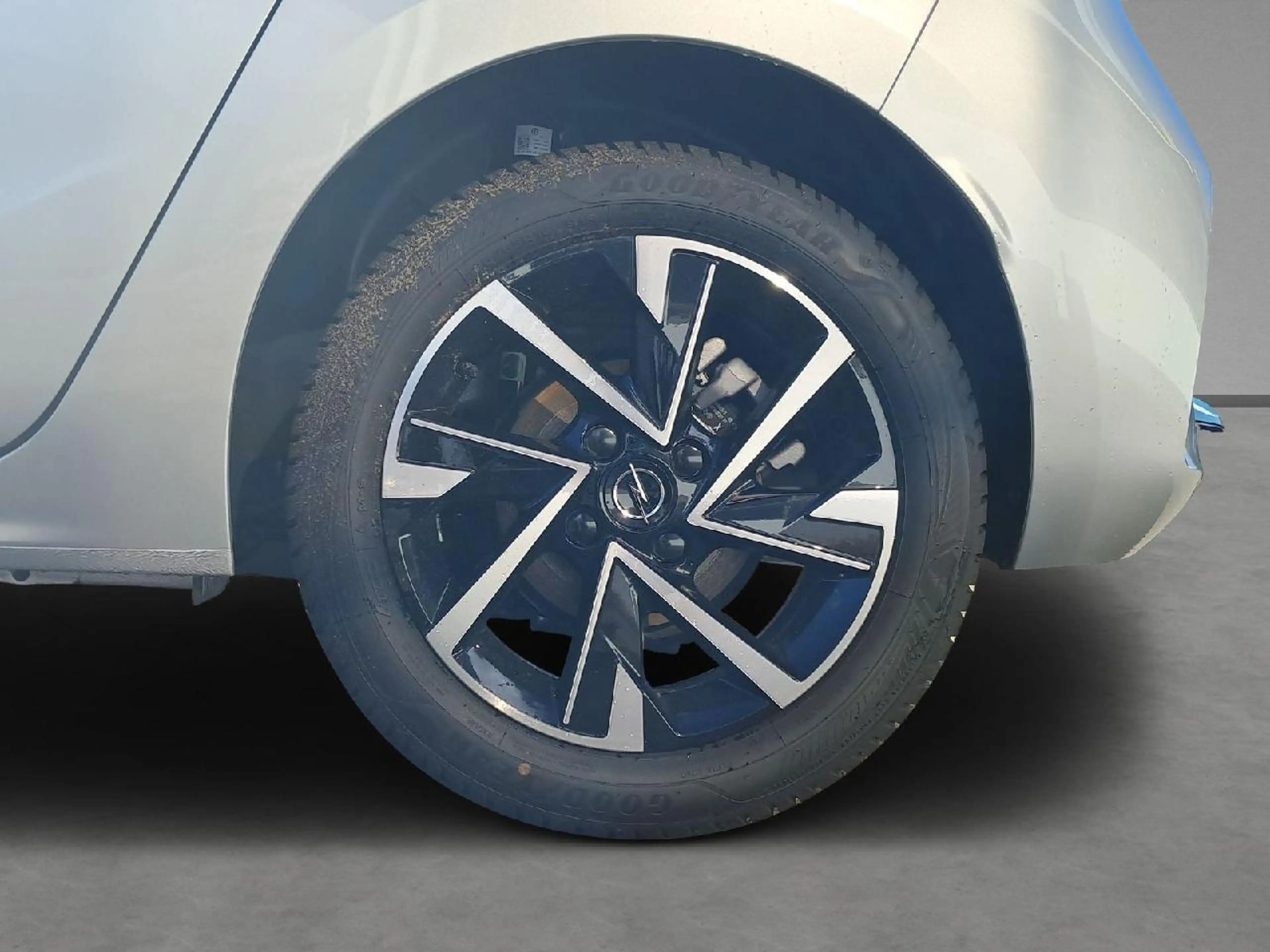 Opel Corsa Corsa F GS Hybrid Automatik — photo 6