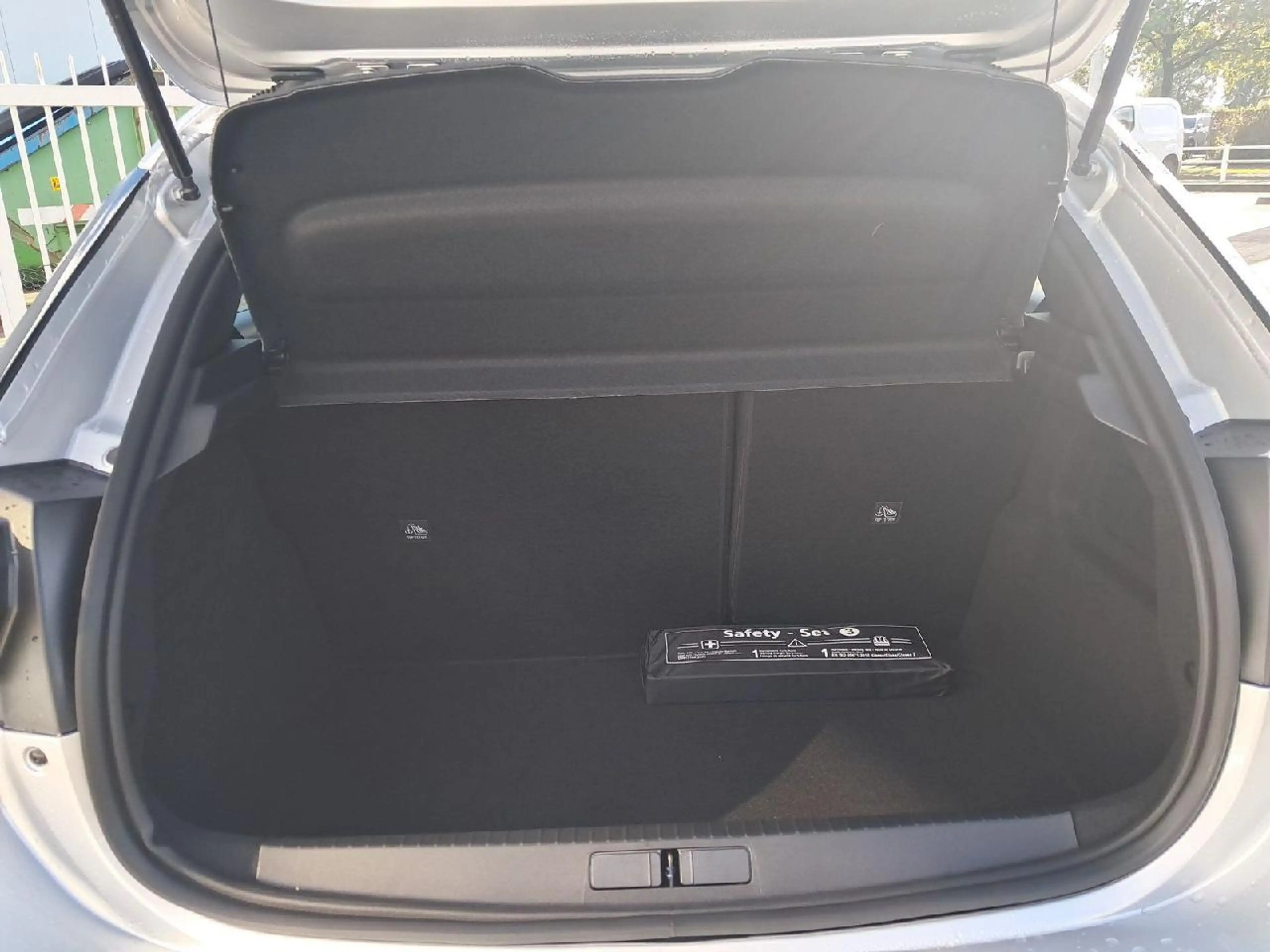 Opel Corsa Corsa F GS Hybrid Automatik — photo 12