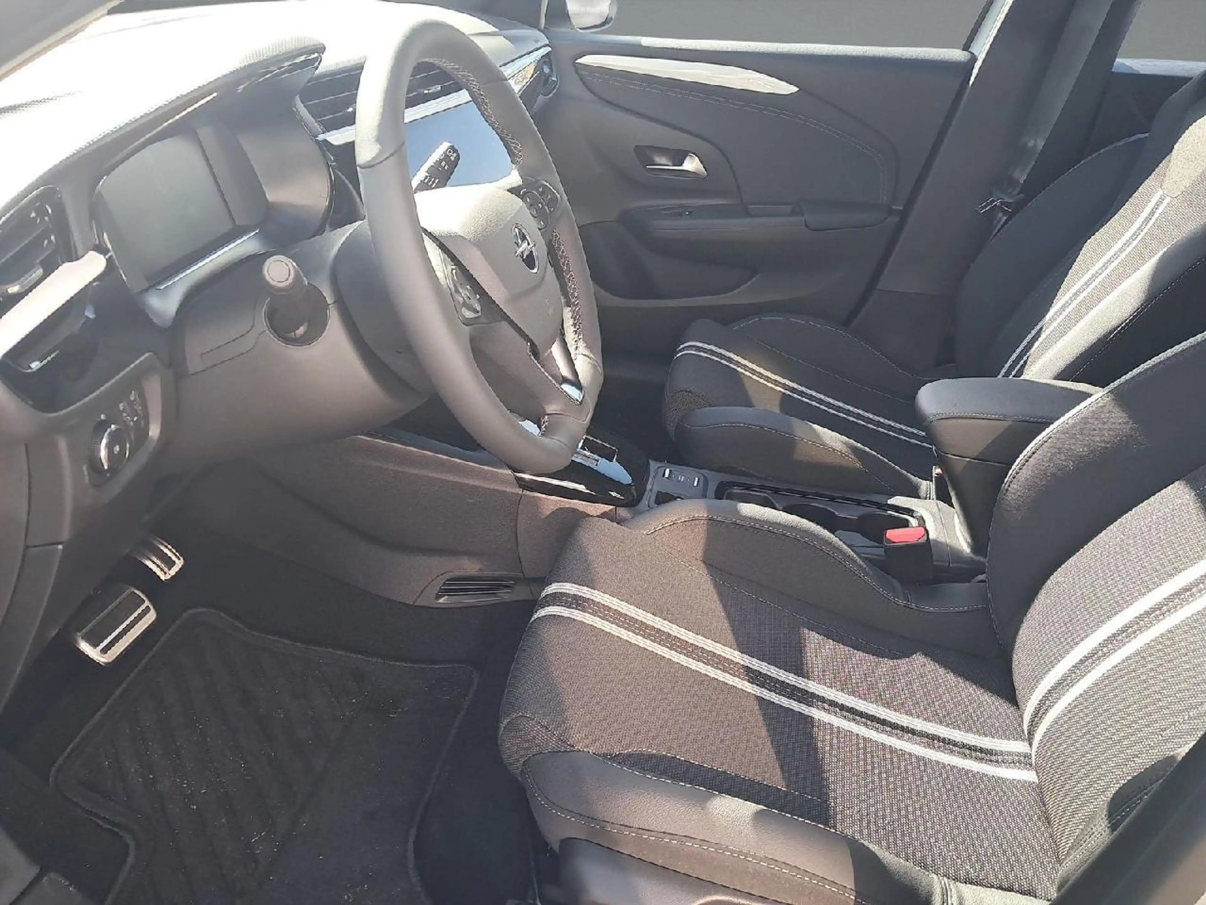 Opel Corsa Corsa F GS Hybrid Automatik — photo 7