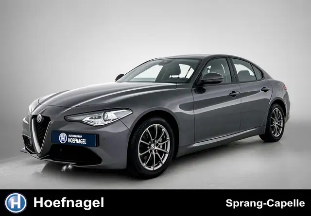 Alfa Romeo Giulia 2.0T Super | Navi | Climate Control | Cruise Contr