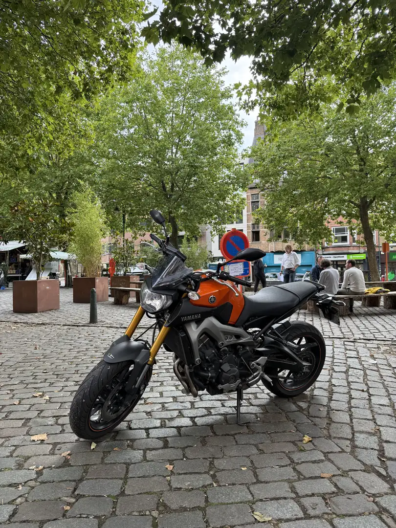 Yamaha MT-09 Oranje - 1