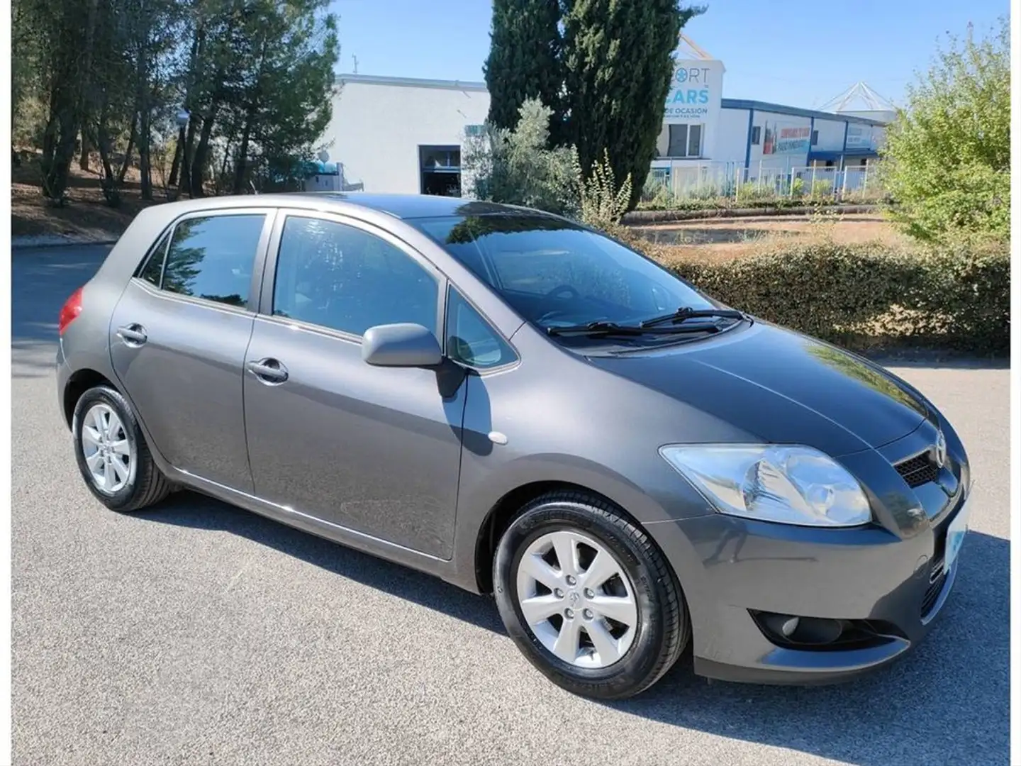 Toyota Auris 1.4 D4D Live Gris - 2