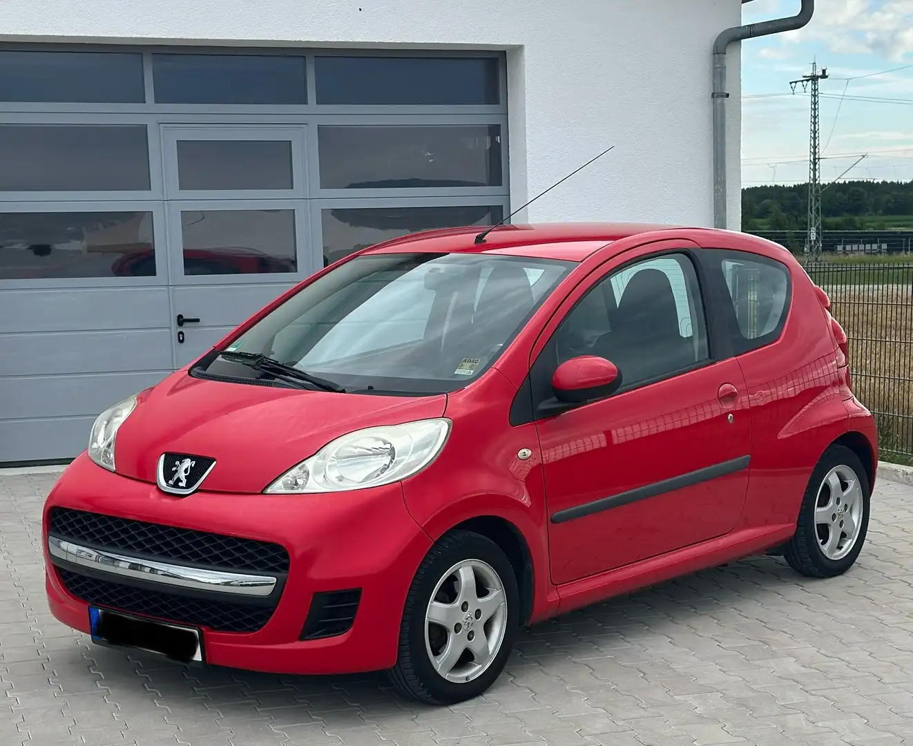 Peugeot 107 Filou Червоний - 2