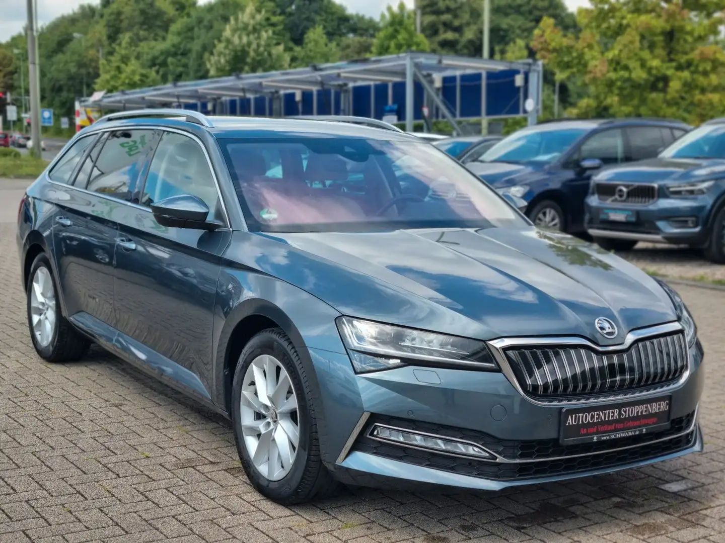 Skoda Superb iV Automatik/Leder/Navi/Xenon/PDC/Garant. Grau - 2