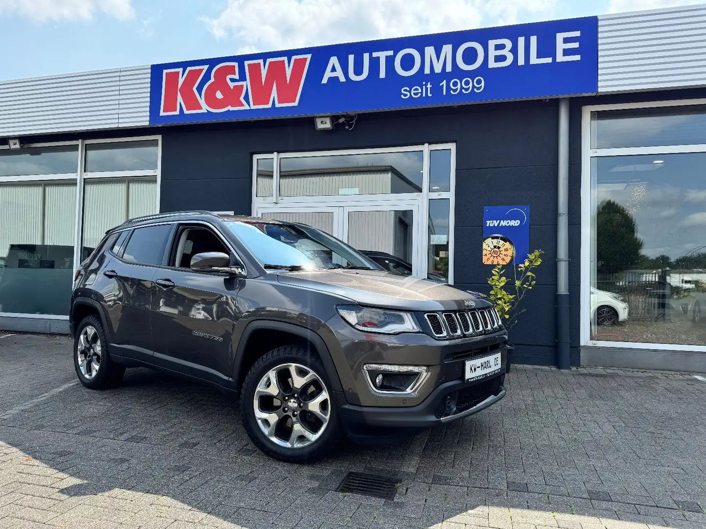 Jeep Compass Limited 4WD NAVI+CAM PARKASSIST SITZH. Grau - 1