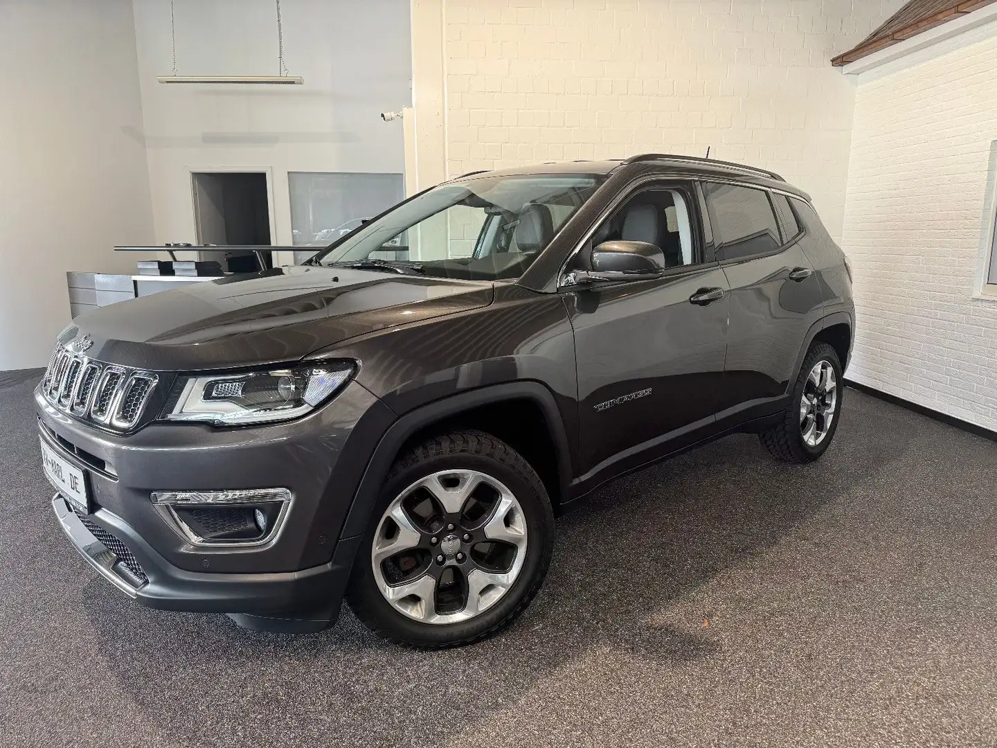 Jeep Compass Limited 4WD NAVI+CAM PARKASSIST SITZH. Grau - 2