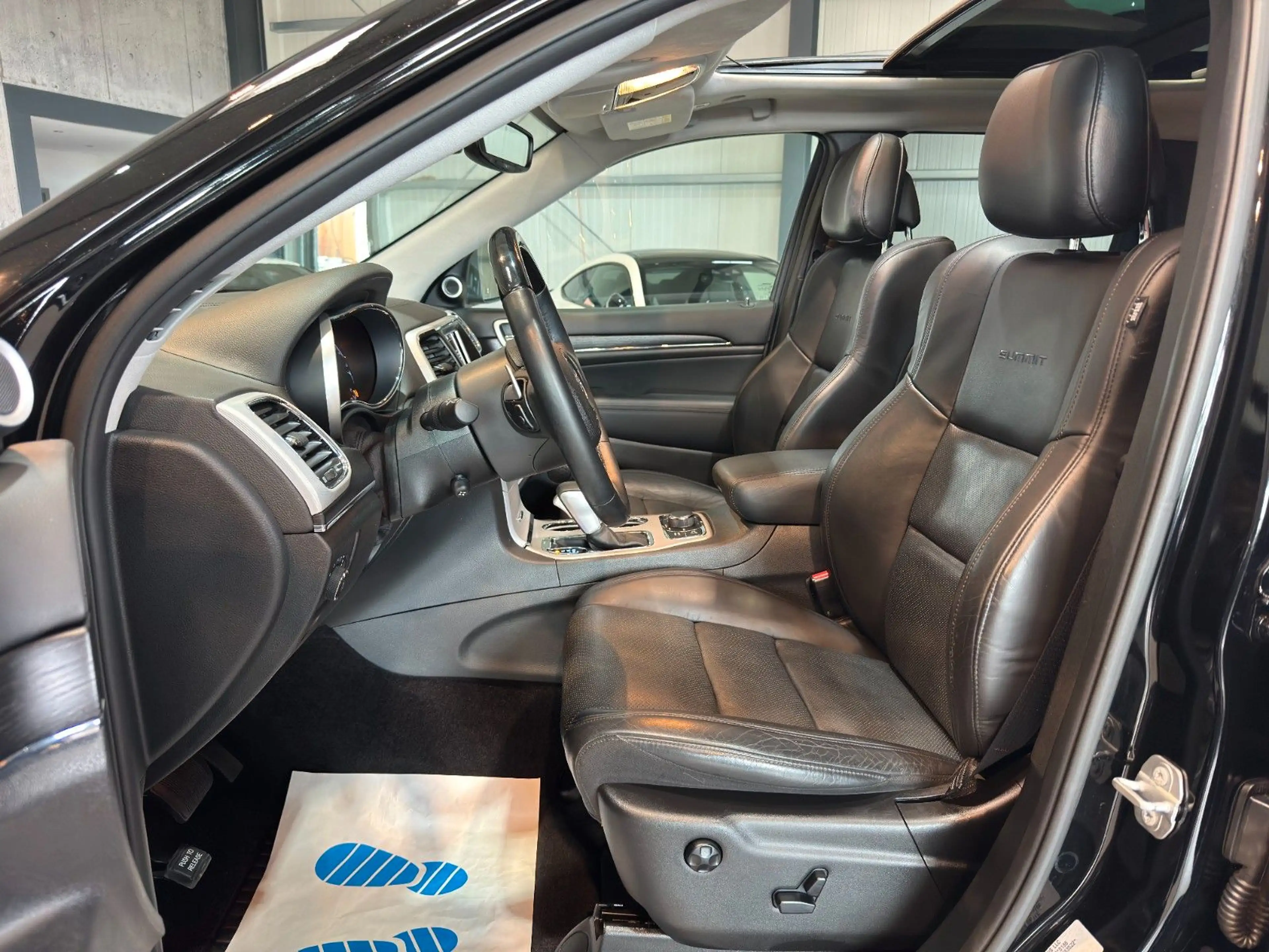 Jeep Grand Cherokee Grand/Cherokee/3.0/CRD/Summit/PANO/LED/ — photo 7