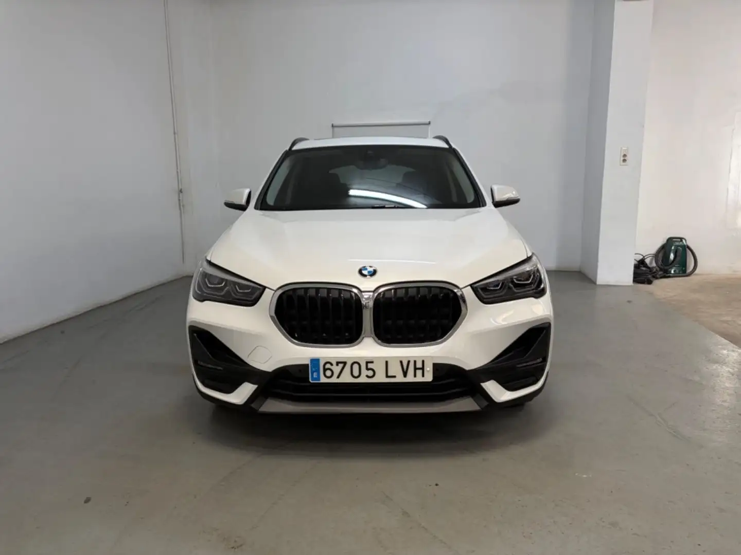 BMW X1 sDrive 18dA Corporate Blanco - 2