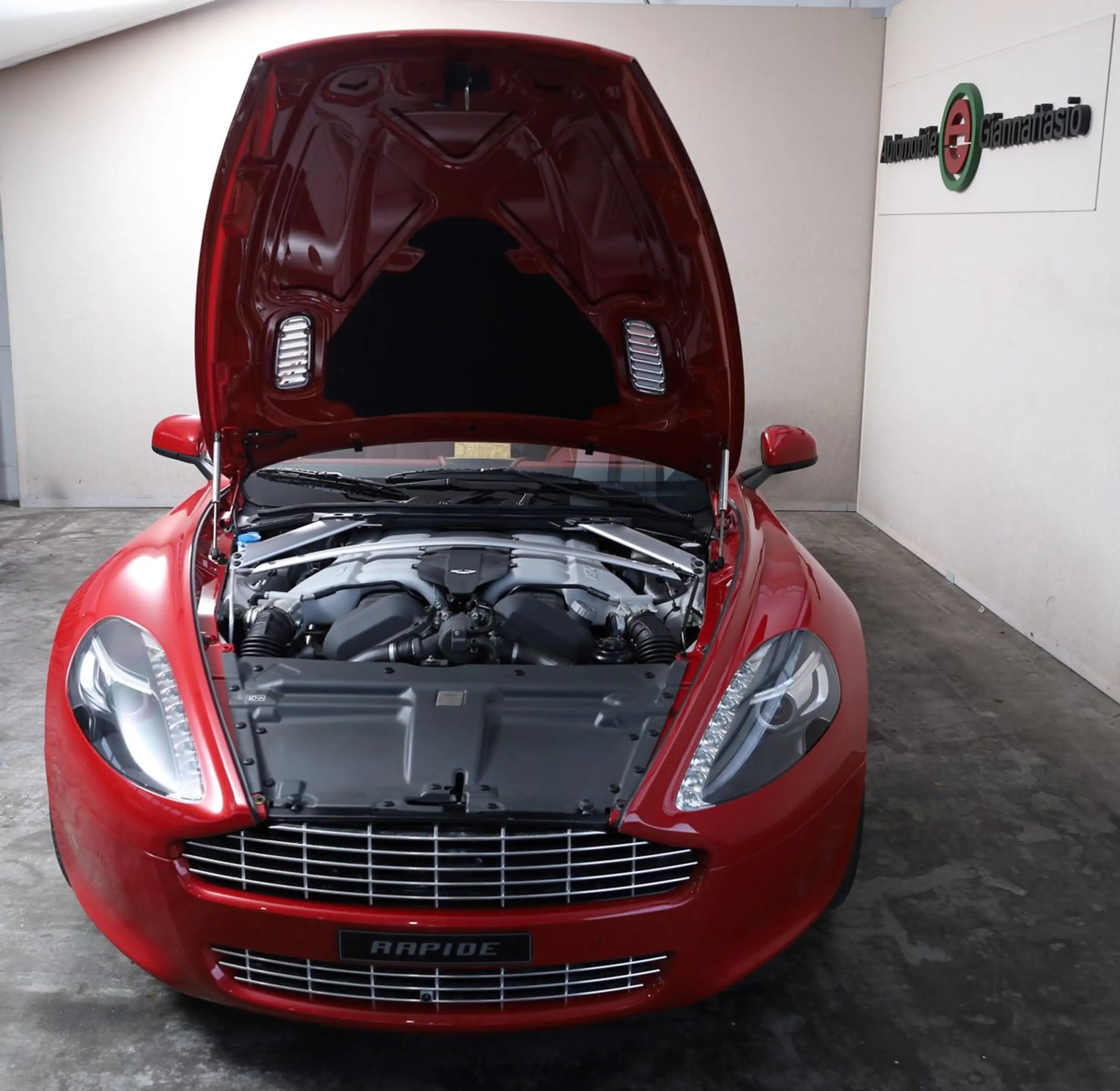 Aston Martin Rapide Rapide Individual NEW Chassis-Nummer 1 — photo 13