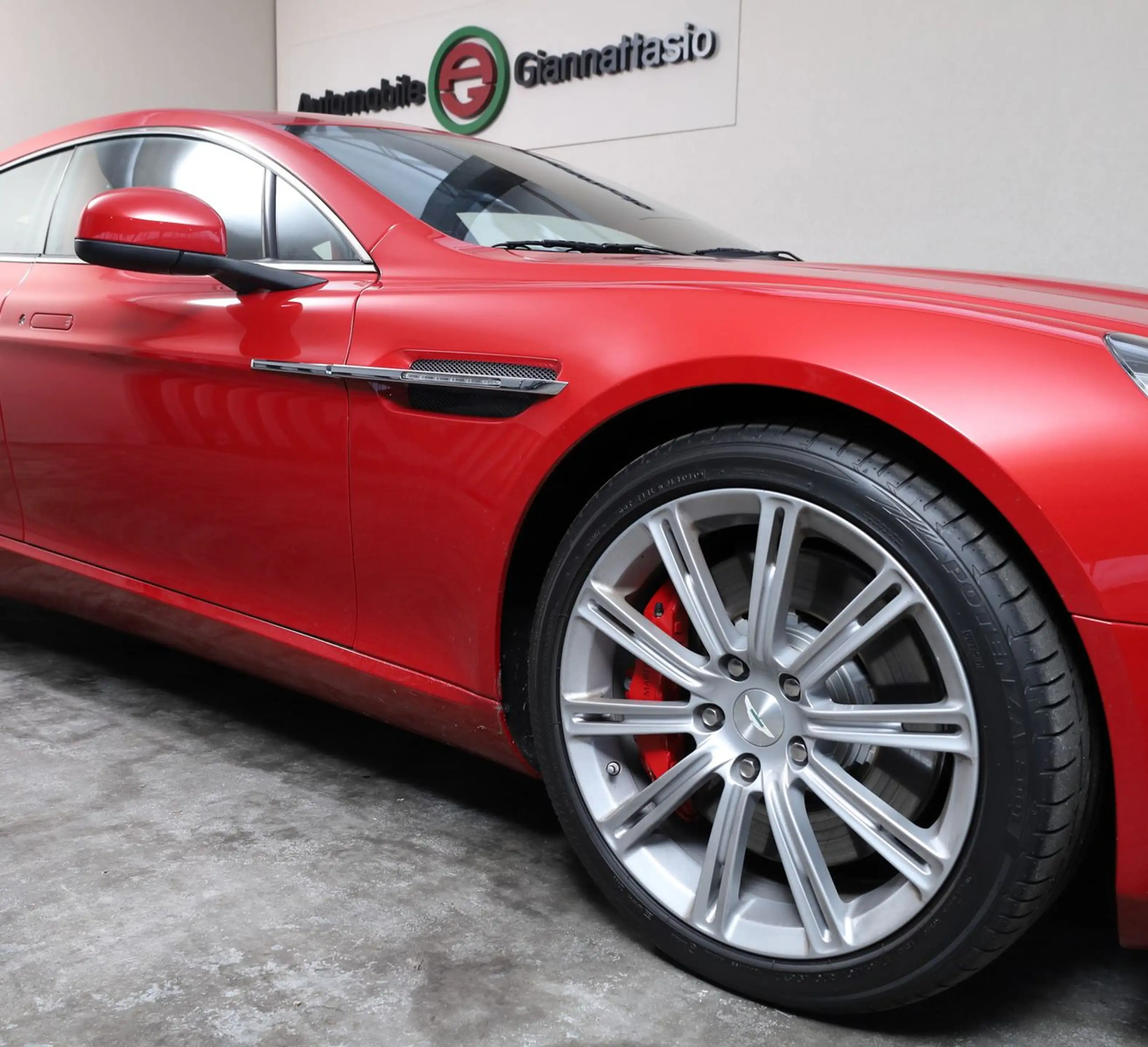 Aston Martin Rapide Rapide Individual NEW Chassis-Nummer 1 — photo 8