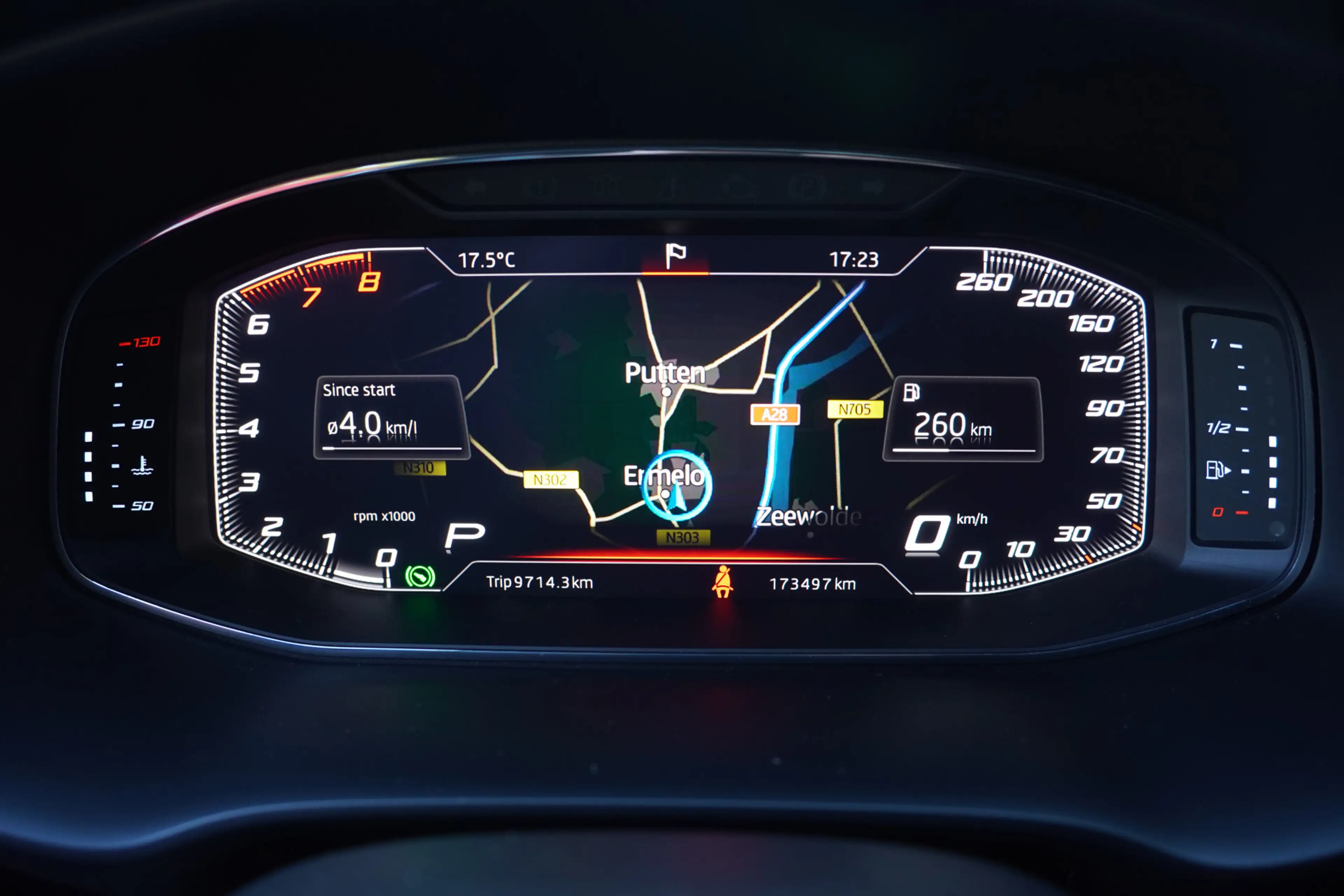 SEAT Leon 2.0 TSI FR Business Intense - 190 PK - VIRT. COCKP — photo 4
