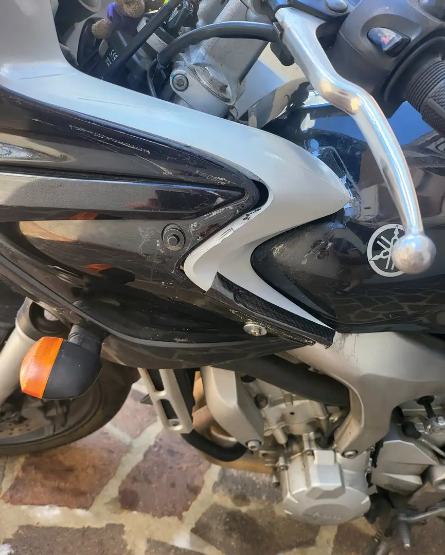 Yamaha FZR 600 Czarny - 2
