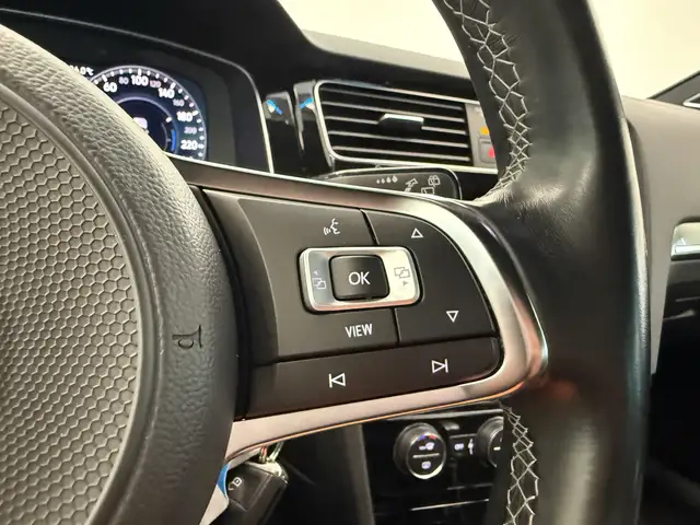 Volkswagen Golf view 7