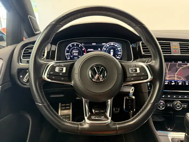 Volkswagen Golf view 5