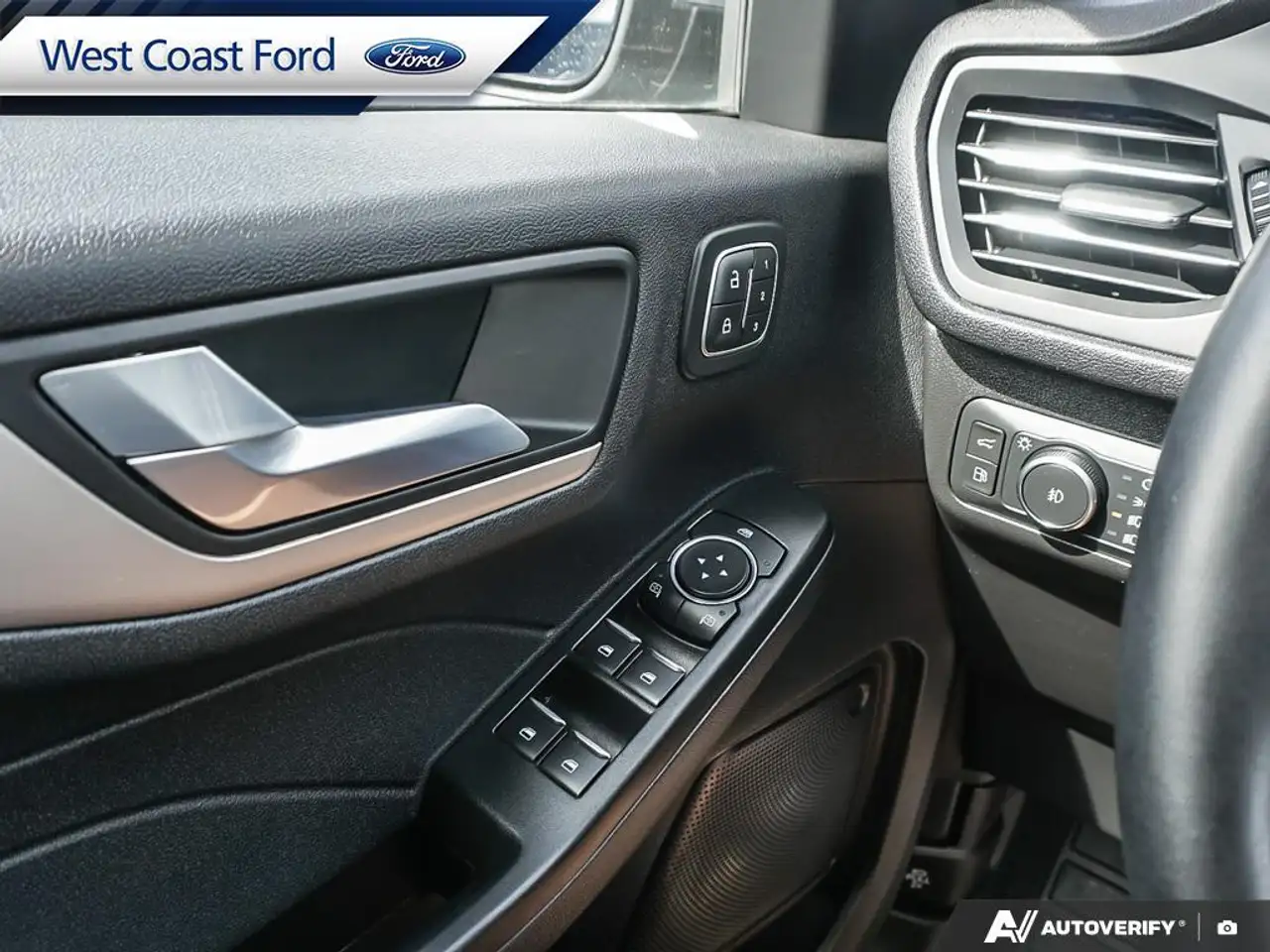 Ford Escape снимка Ford Escape