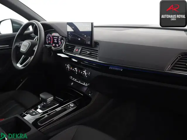 Audi Q5 view 10