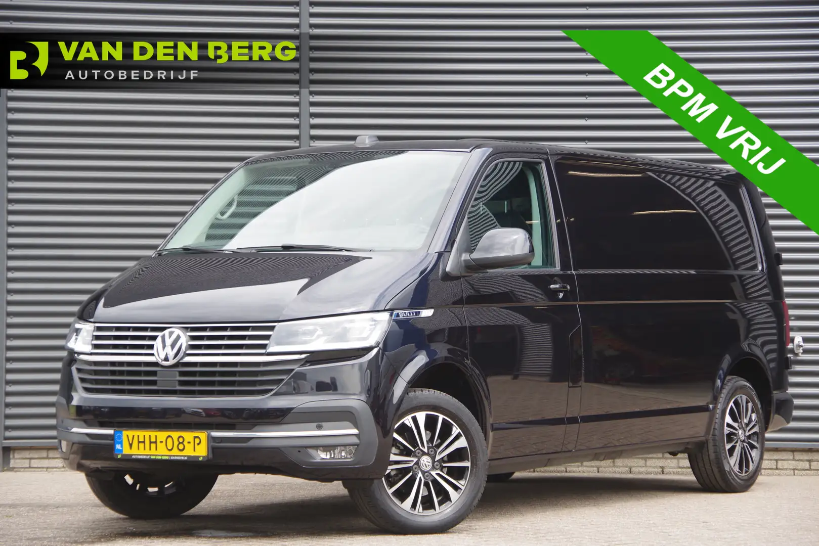 Volkswagen T6.1 Transporter 2.0 TDI L2 BULLI, 3-ZITS, 150PK AUT. LED, ADAPT. C Noir - 1