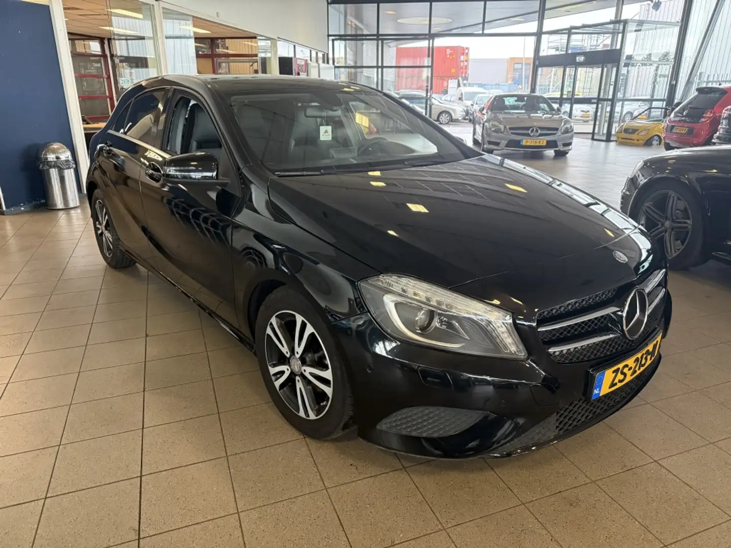 Mercedes-Benz A 180 Prestige Zwart - 1