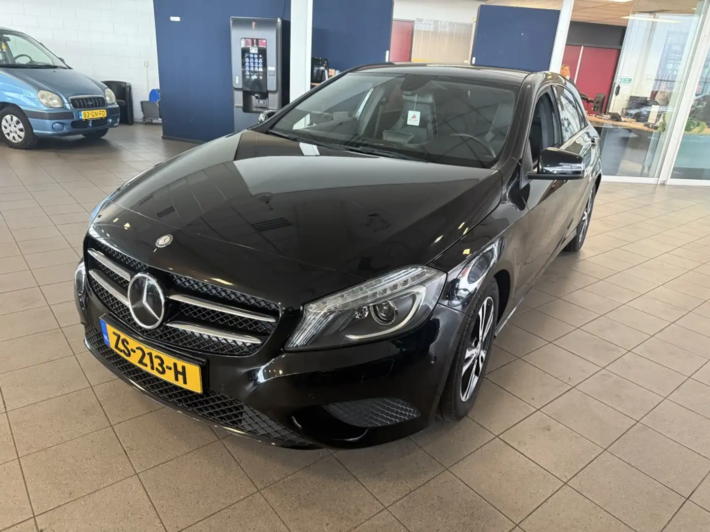 Mercedes-Benz A 180 Prestige Zwart - 2