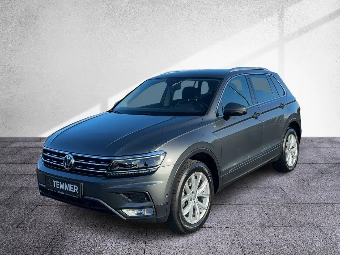 Volkswagen Tiguan 2,0 TDI 4Motion Highline LED ACC AHV NAVI Gris - 2