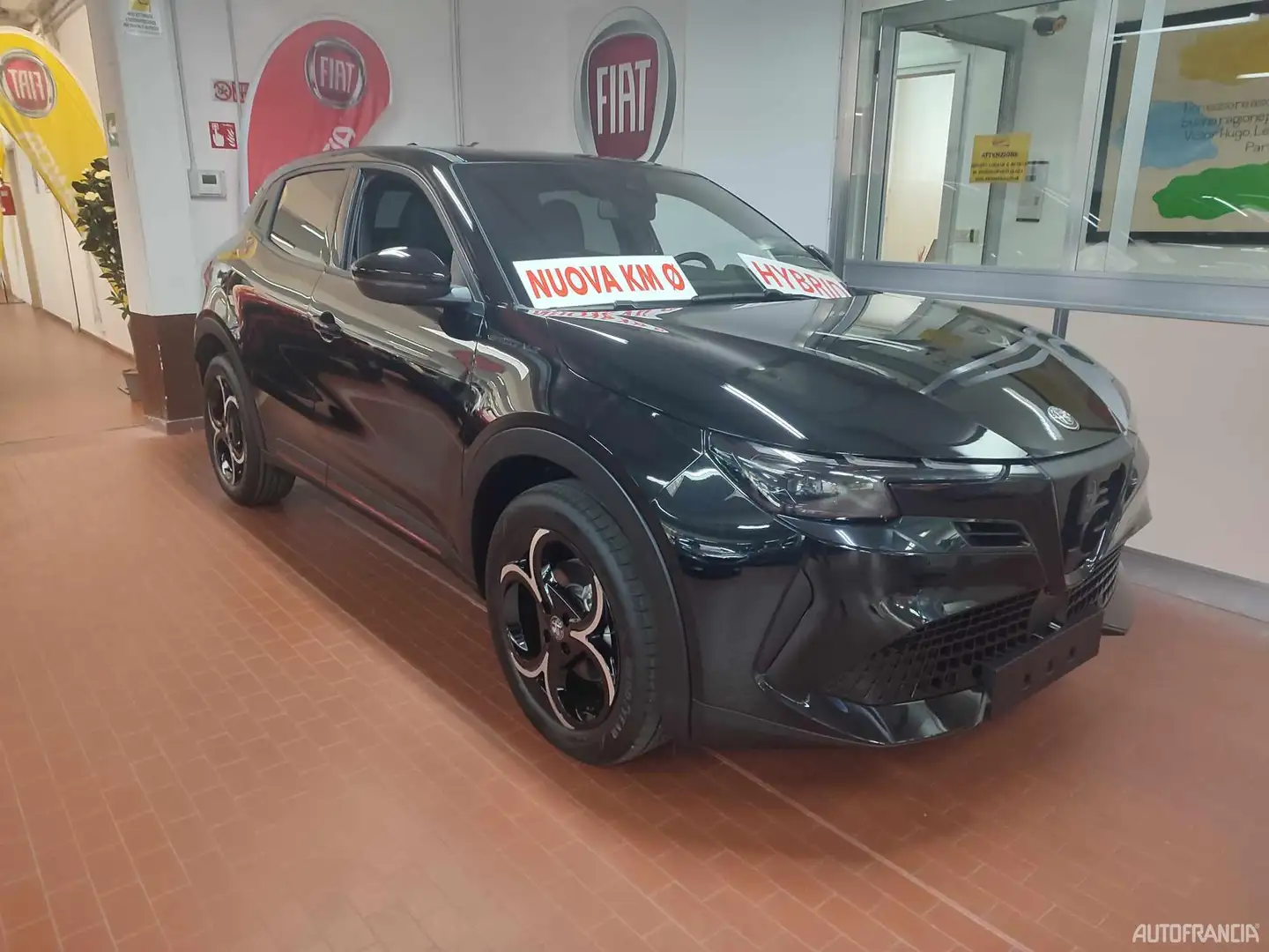 Alfa Romeo JUNIOR - 1.2 HYBRID 136CV SPECIALE CAMBIO AUTOMATI Negru - 2