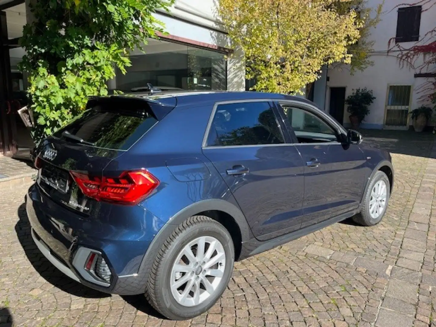 Audi A1 Allstreet TFSI S tronic S Line Bleu - 2