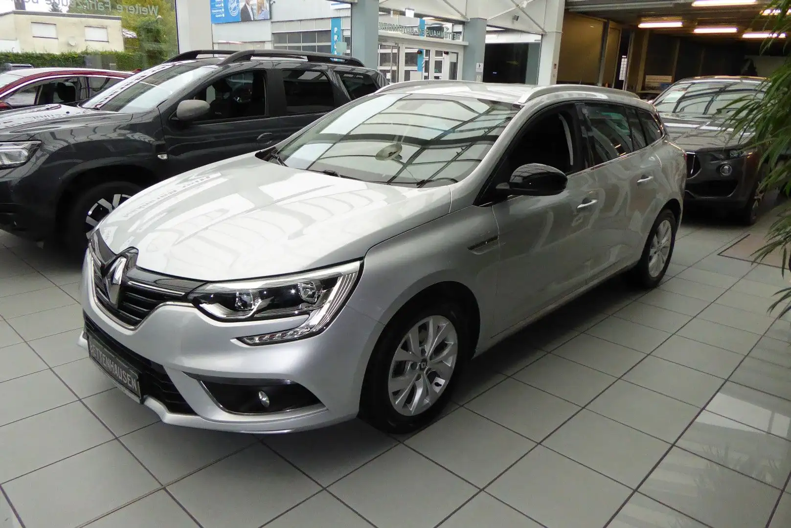 Renault Megane IV Grandtour Limited Silber - 1