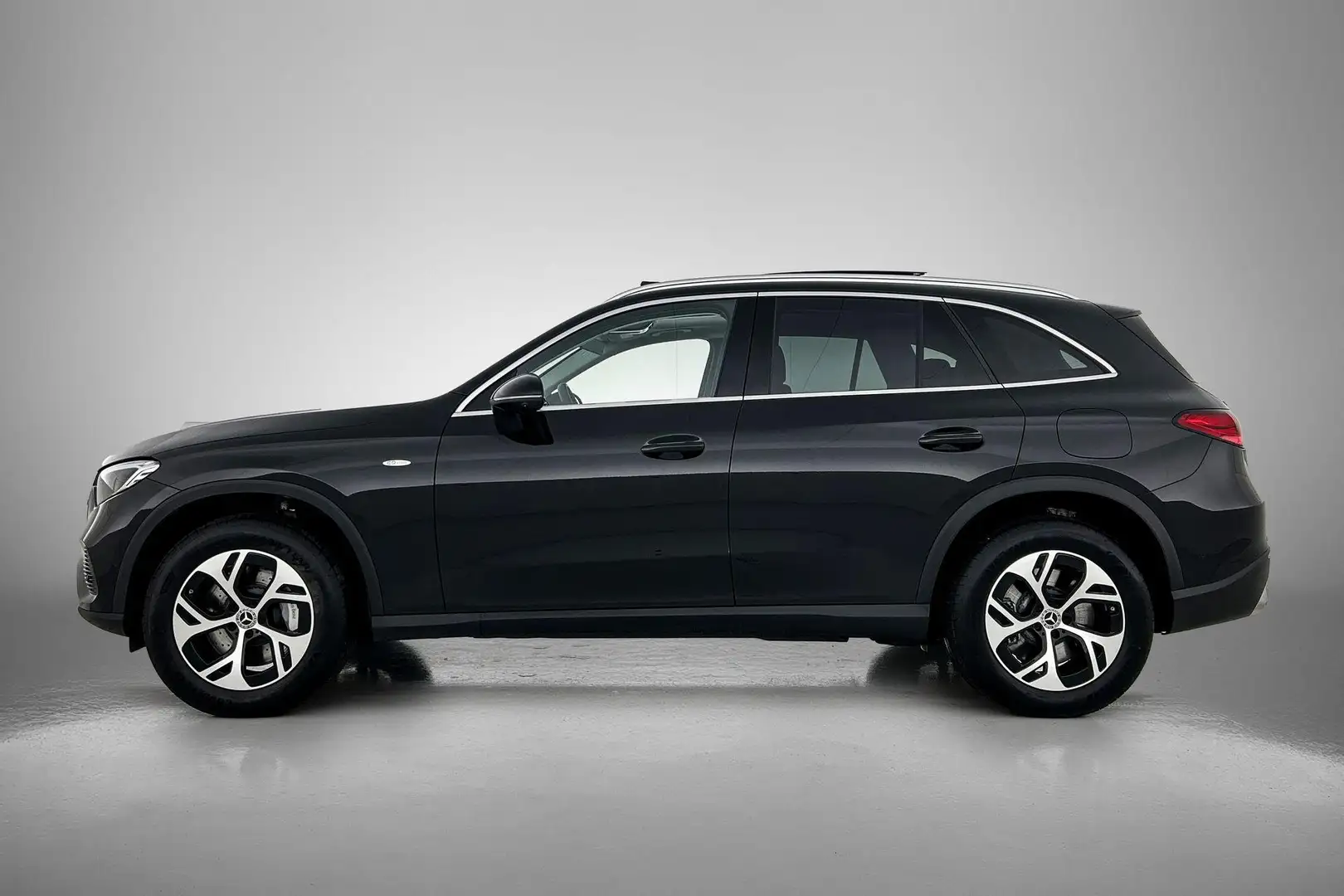 Mercedes-Benz GLC 300 GLC 300e Automaat 4MATIC Business Line | Advanced Schwarz - 2