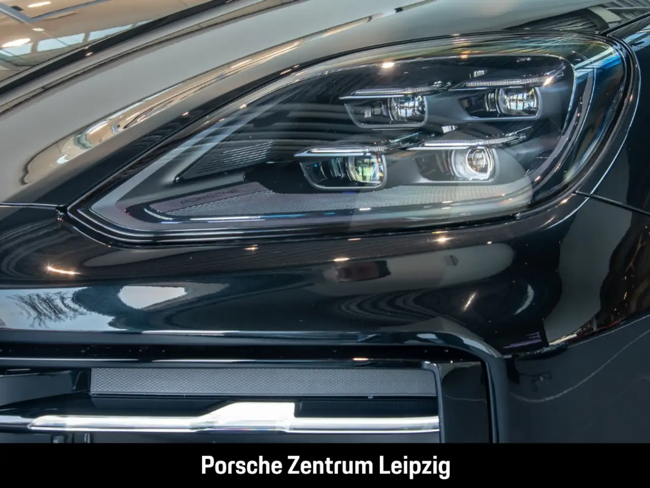 Porsche Cayenne GTS Coupe Burmester HA-Lenkung HeadUp AHK 9